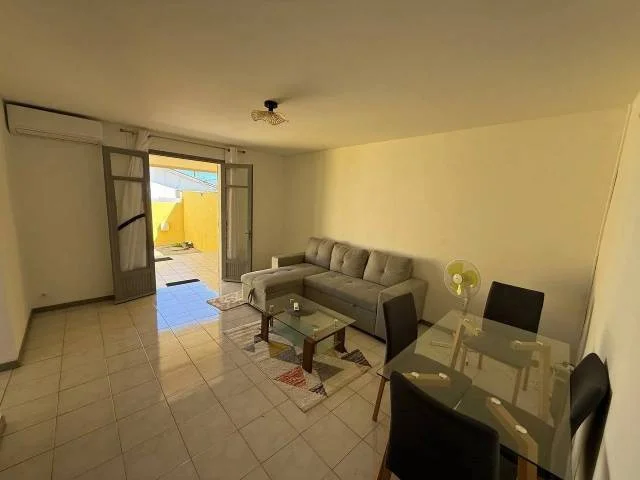 Photo 2 - Maison à vendre - Ancien 245 000 € 4 pièces 2 chambres 75 m² Saint-Pierre 97432