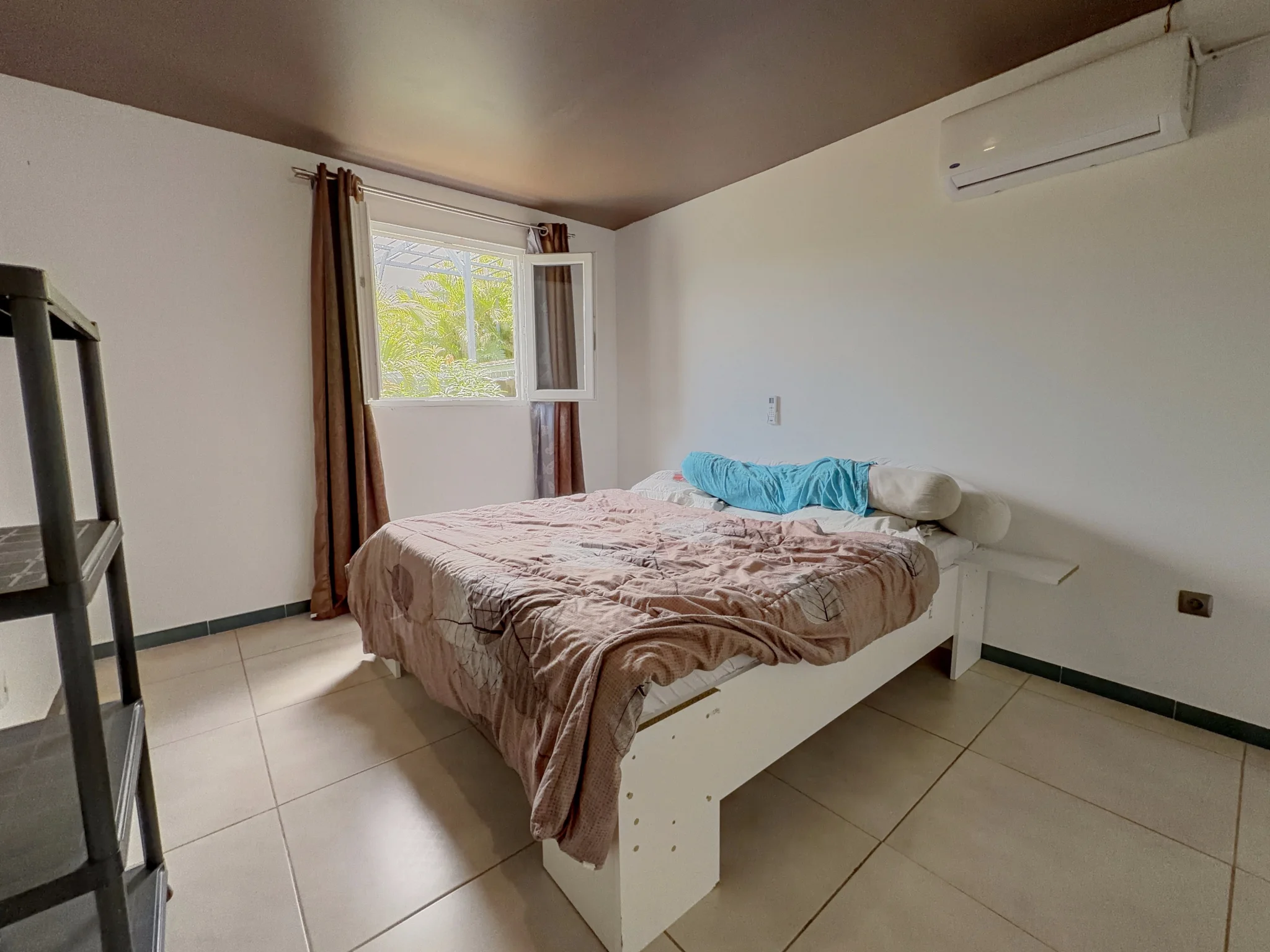 Photo 3 - Maison à vendre - Ancien 295 000 € 4 pièces 3 chambres 90 m² Saint-Louis 97450