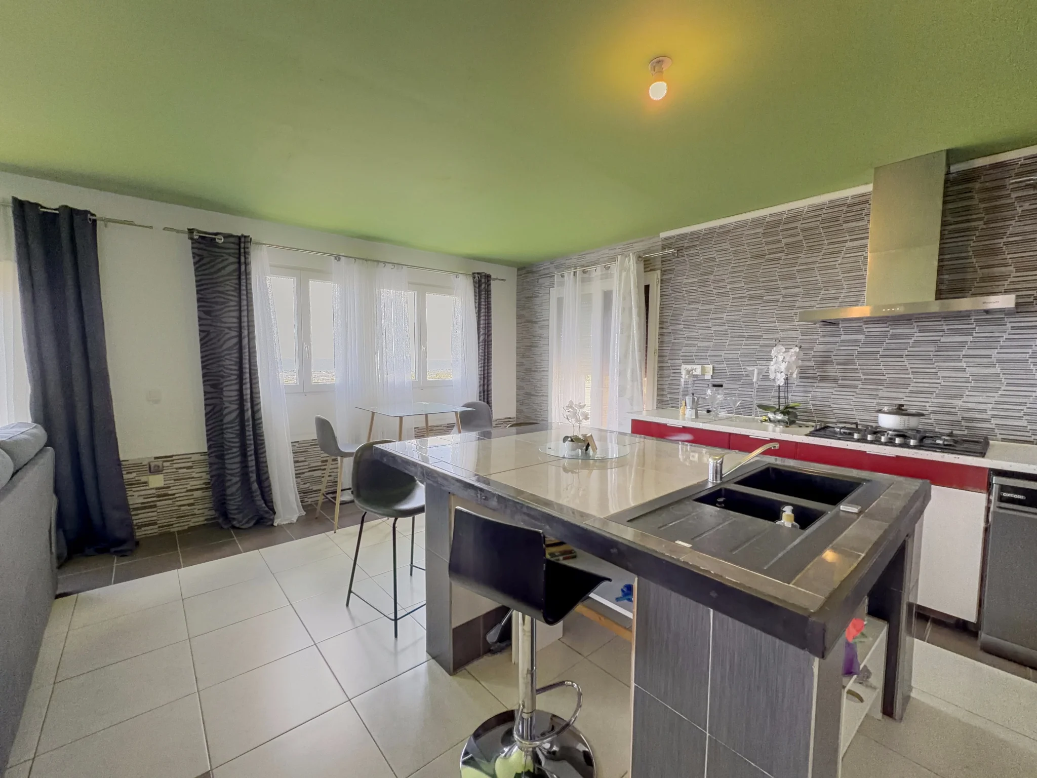 Photo 7 - Maison à vendre - Ancien 295 000 € 4 pièces 3 chambres 90 m² Saint-Louis 97450