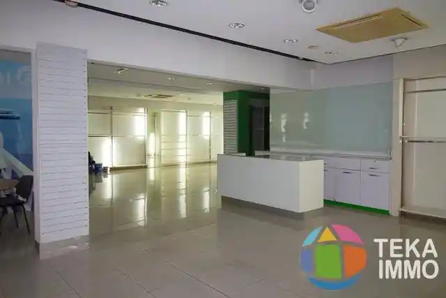 Photo 1 - Local / Bureaux à louer - Ancien 3 100 € 1 pièces Saint-André 97440