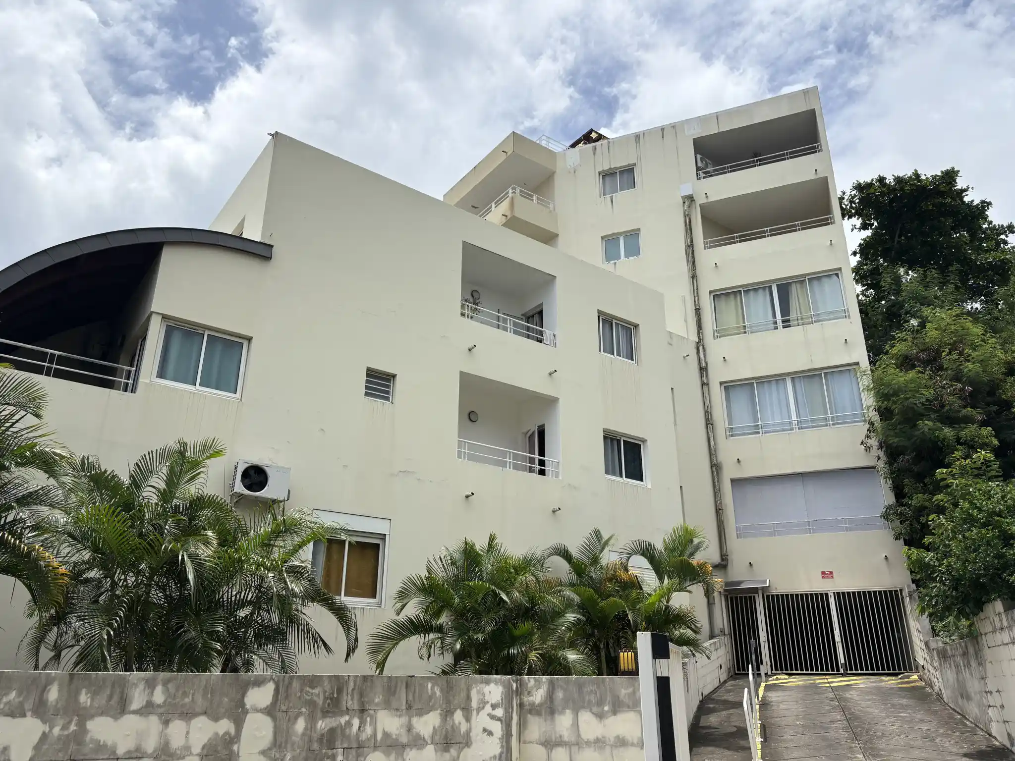 Photo 2 - Appartement à vendre - Ancien 62 000 € 1 pièces 18.44 m² Saint-Denis Sainte-clotilde 97490