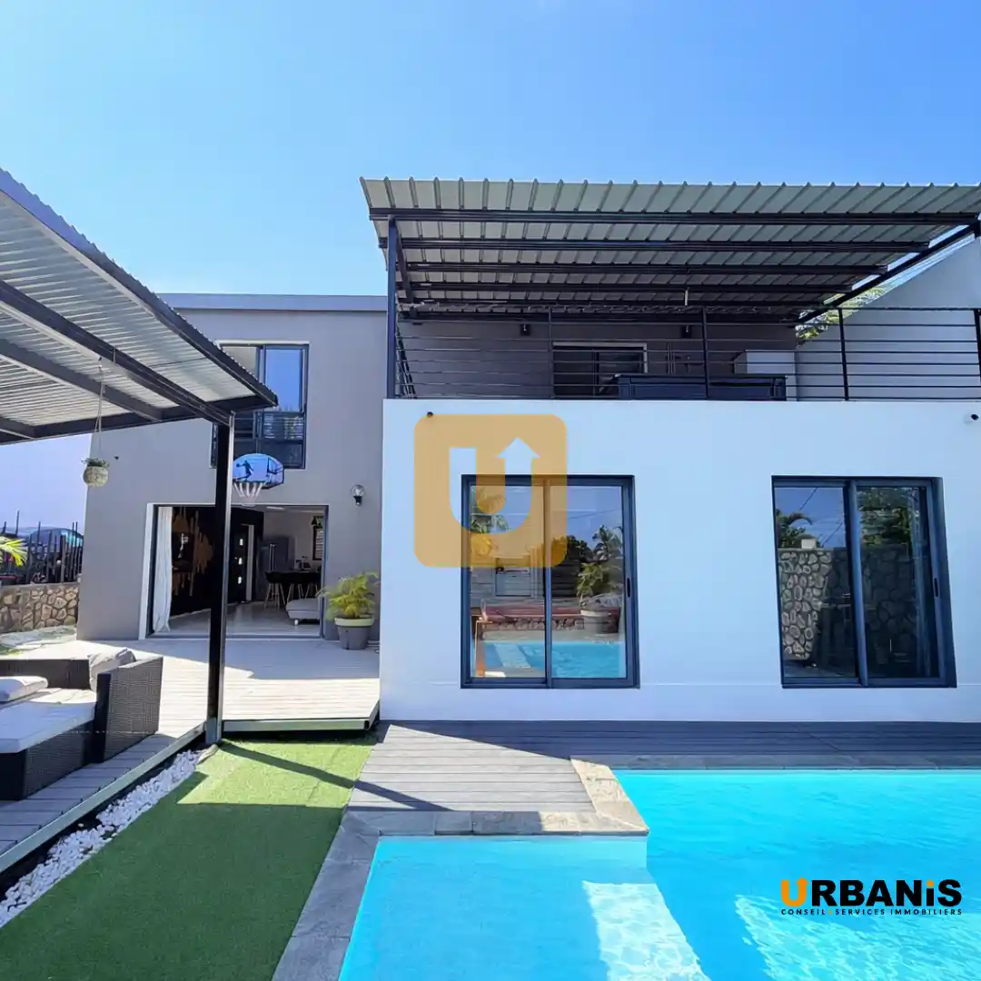 Photo 1 - Maison à vendre - Ancien 420 000 € 5 pièces 4 chambres 130 m² Saint-Paul 97411