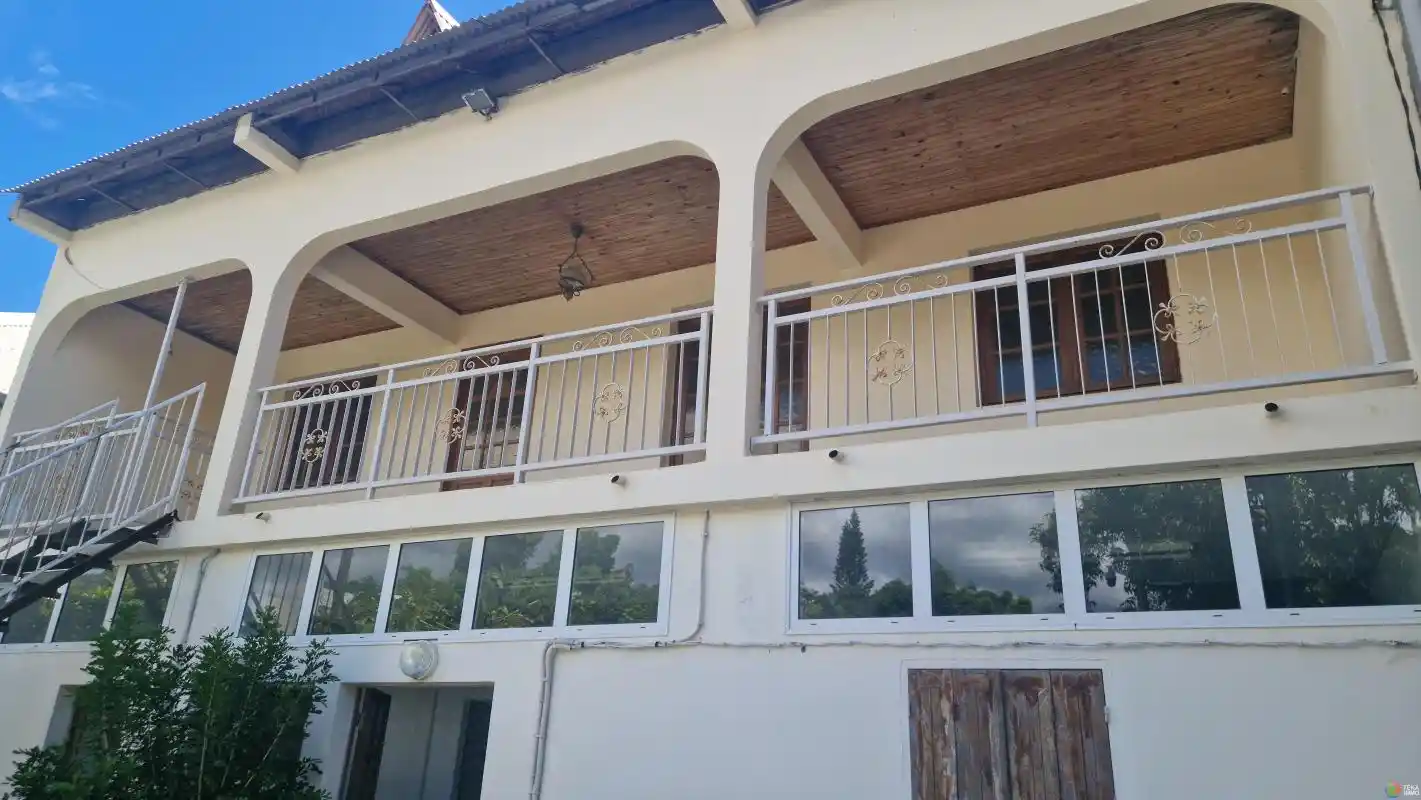 Photo 1 - Maison à vendre - Ancien 490 000 € 7 pièces 6 chambres 200 m² Saint-Denis 97400