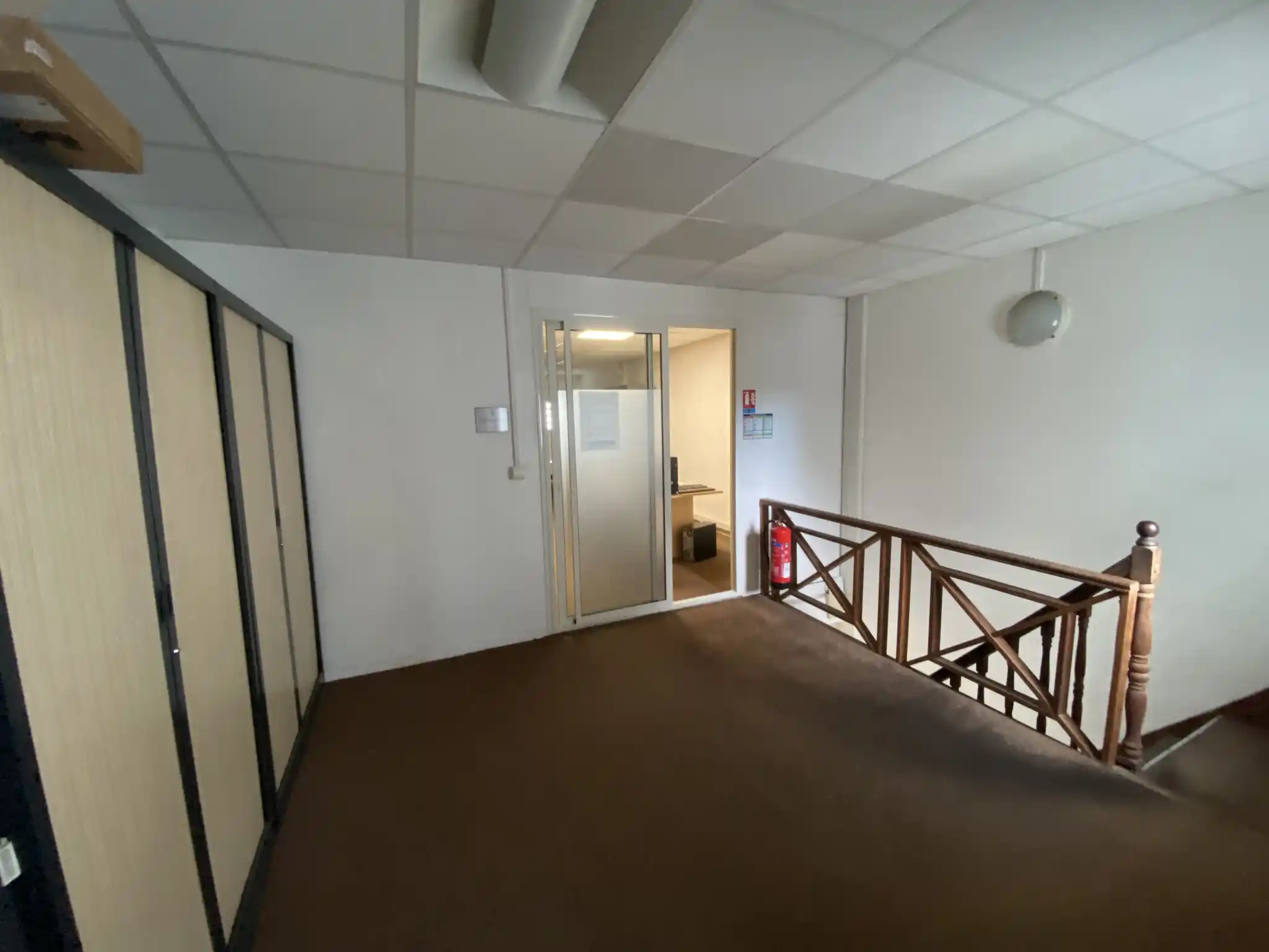 Photo 2 - Local / Bureaux à louer - Ancien 2 250 € 140 m² Le Port 97420