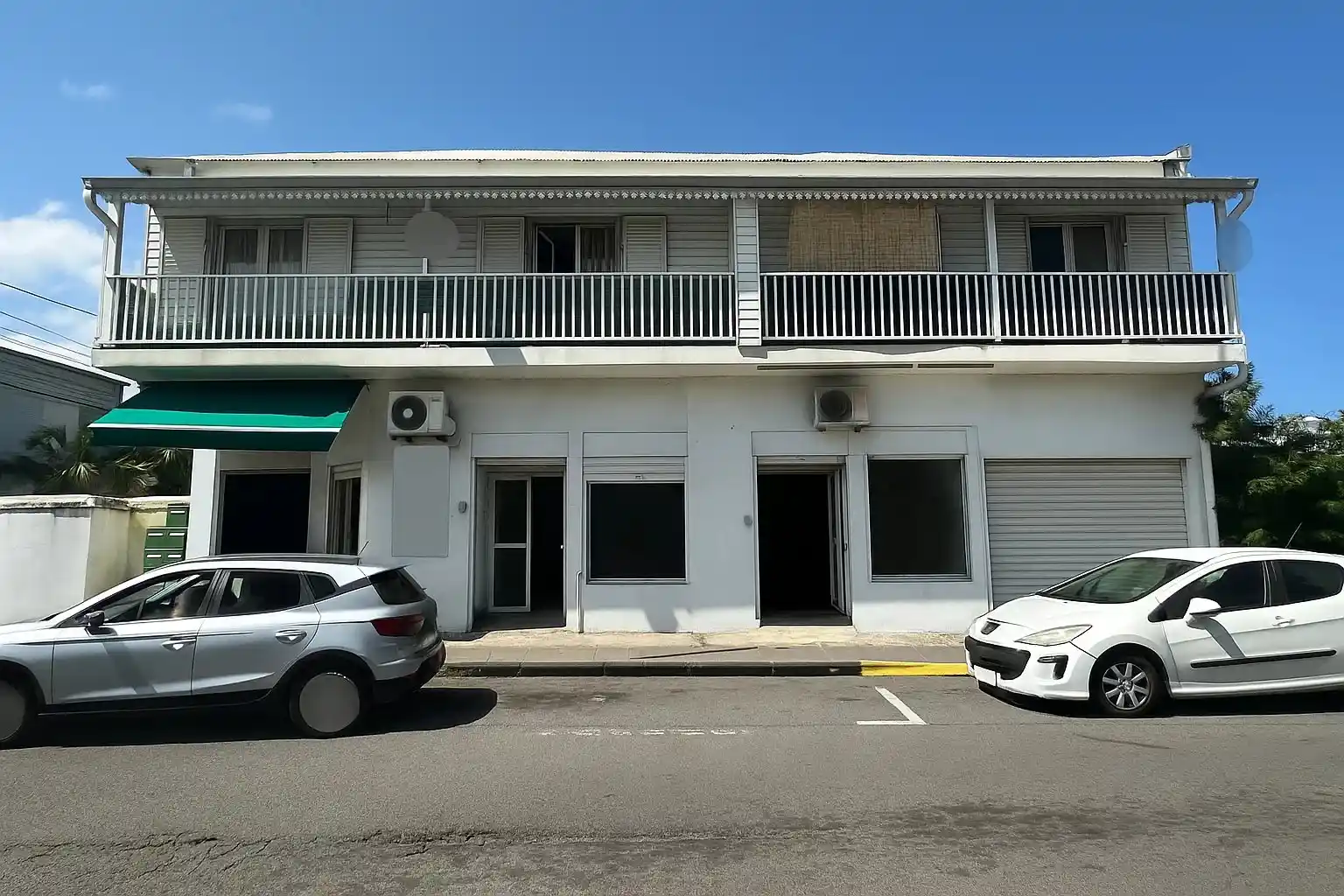 Photo 2 - Local / Bureaux à louer - Ancien 750 € 1 pièces 26 m² Saint-Louis 97450