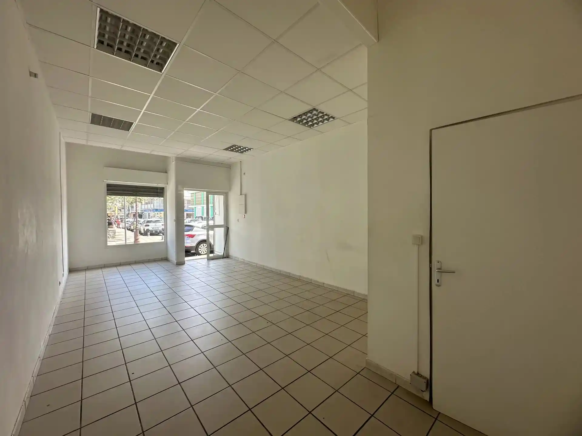 Photo 1 - Local / Bureaux à louer - Ancien 750 € 1 pièces 26 m² Saint-Louis 97450