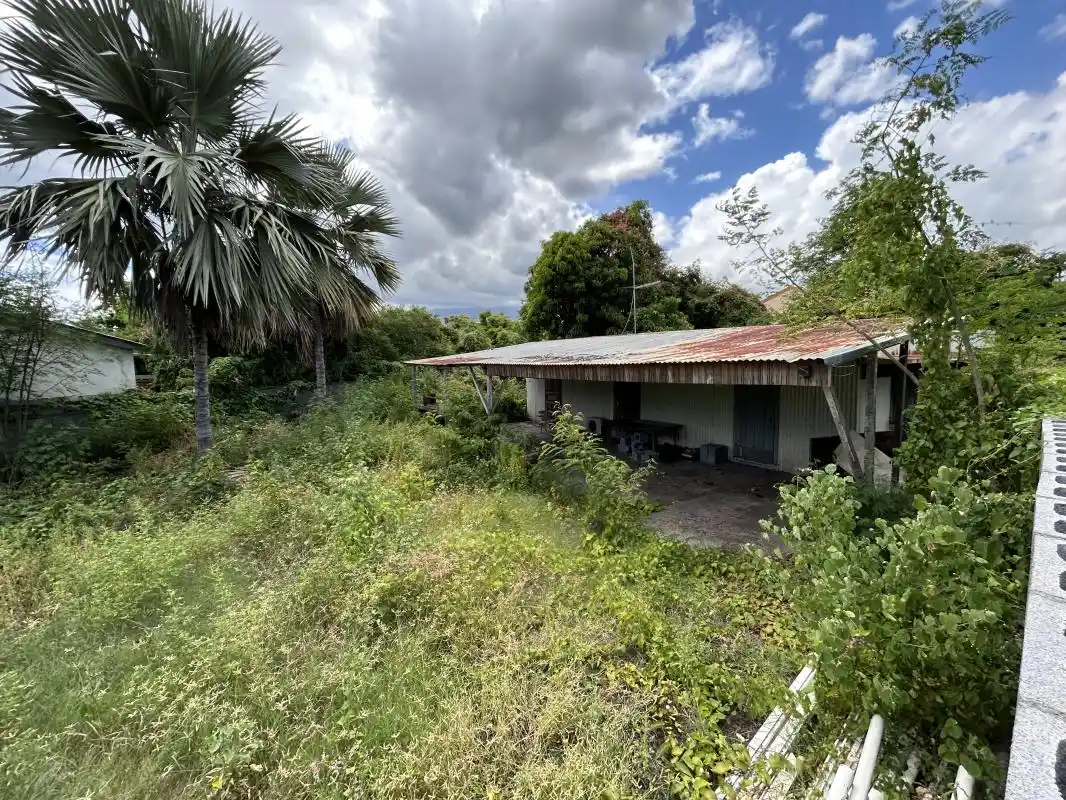 Photo 2 - Terrain à vendre - Ancien 572 000 € 748 m² Le Port 97420