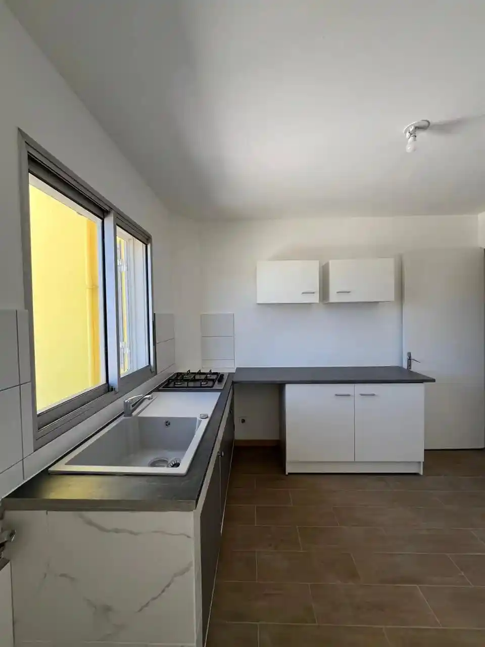 Photo 2 - Appartement à louer - Ancien 1 332 € 4 pièces 2 chambres 78.17 m² Saint-Pierre 97410