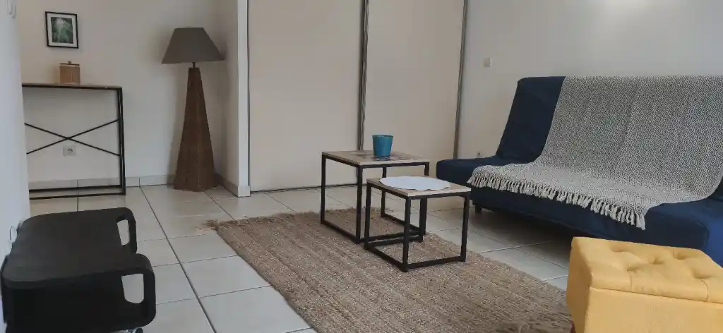 Photo 1 - Appartement à louer - Ancien 708 € 1 pièces 30 m² Saint-Paul Saint-Gilles les Bains 97434