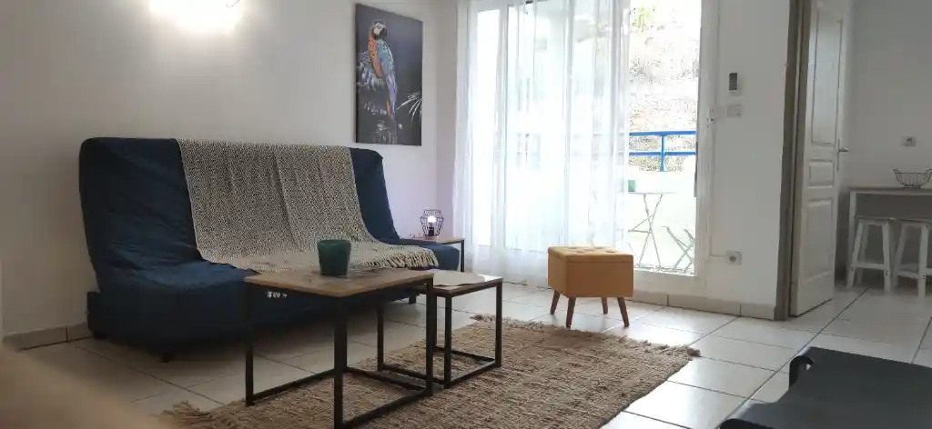 Photo 2 - Appartement à louer - Ancien 708 € 1 pièces 30 m² Saint-Paul Saint-Gilles les Bains 97434