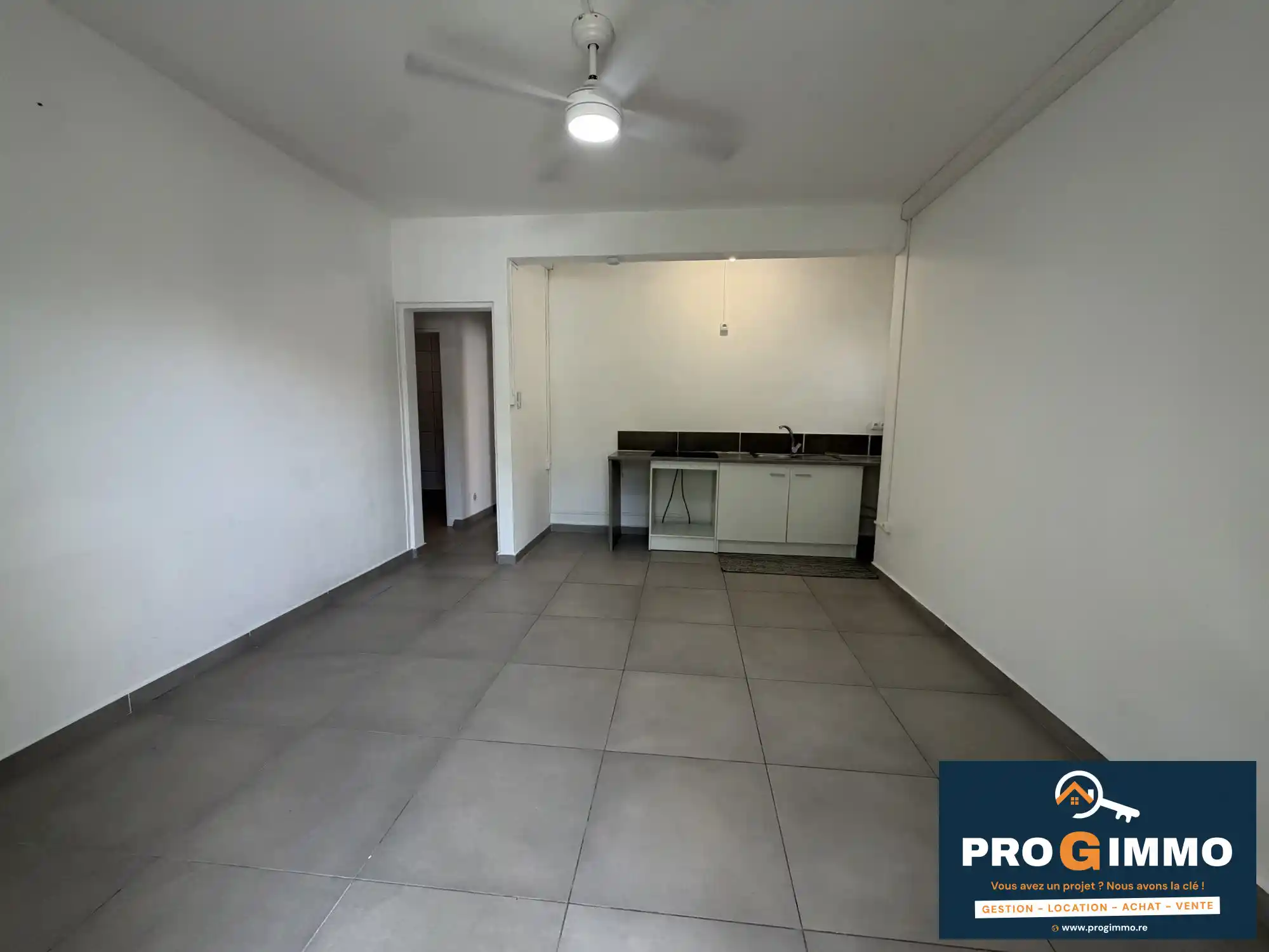 Photo 3 - Maison à louer - Ancien 1 300 € 4 pièces 3 chambres 100 m² Saint-Pierre 97432