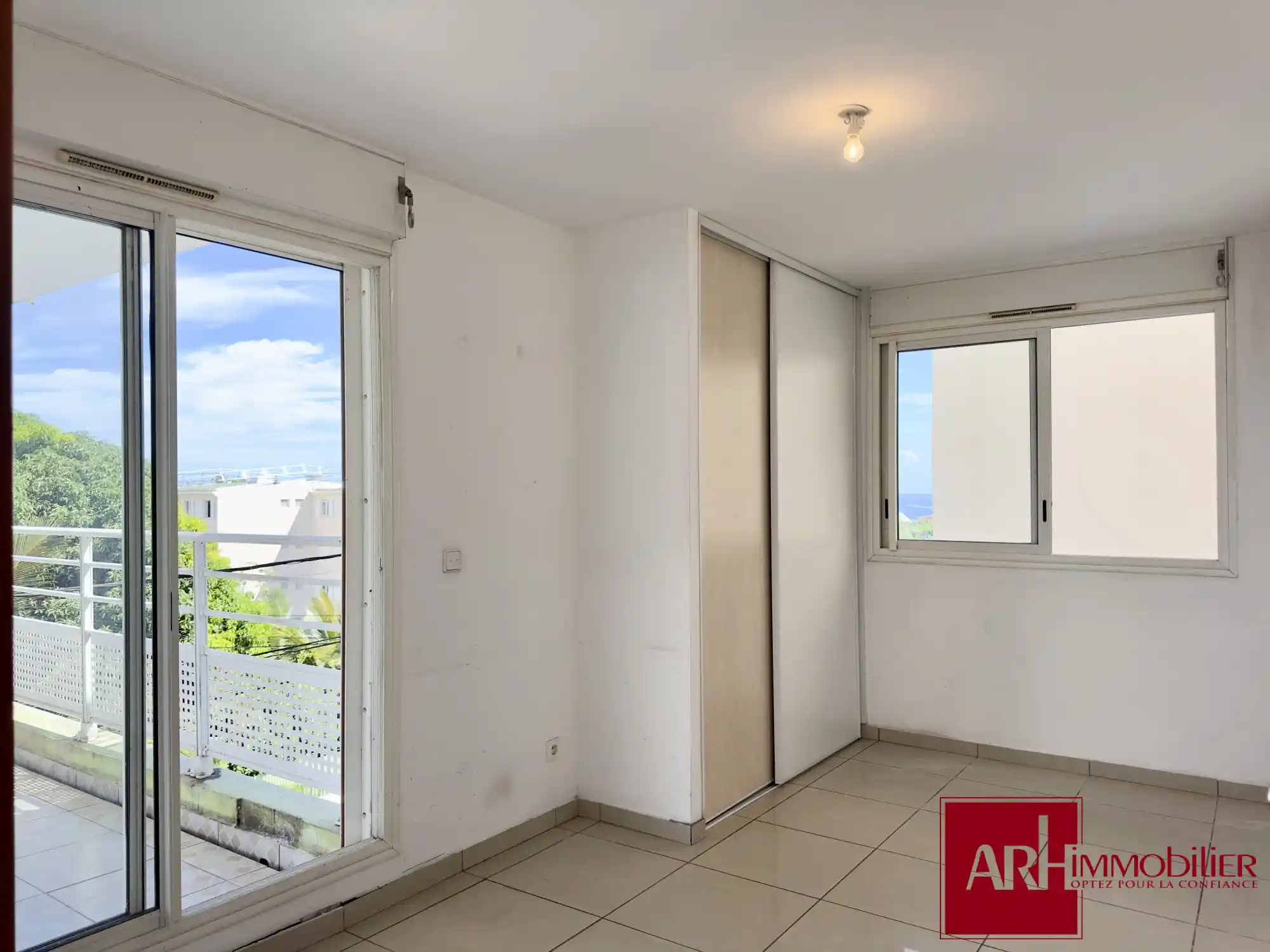 Photo 4 - Appartement à vendre - Ancien 239 400 € 4 pièces 3 chambres 101 m² Saint-Denis Sainte-clotilde 97490