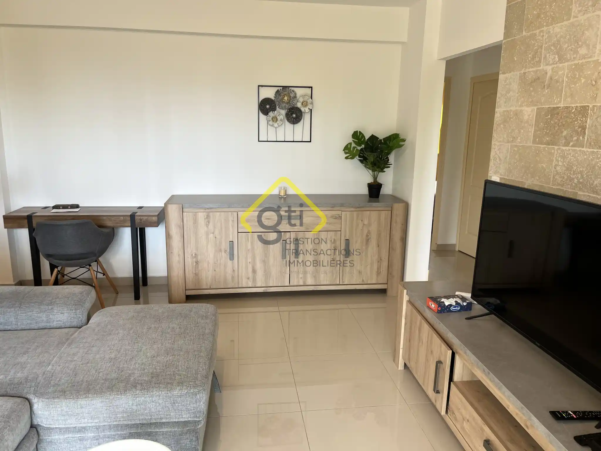 Photo 1 - Appartement à louer - Ancien 1 400 € 4 pièces 3 chambres 81 m² Sainte-Marie 97438