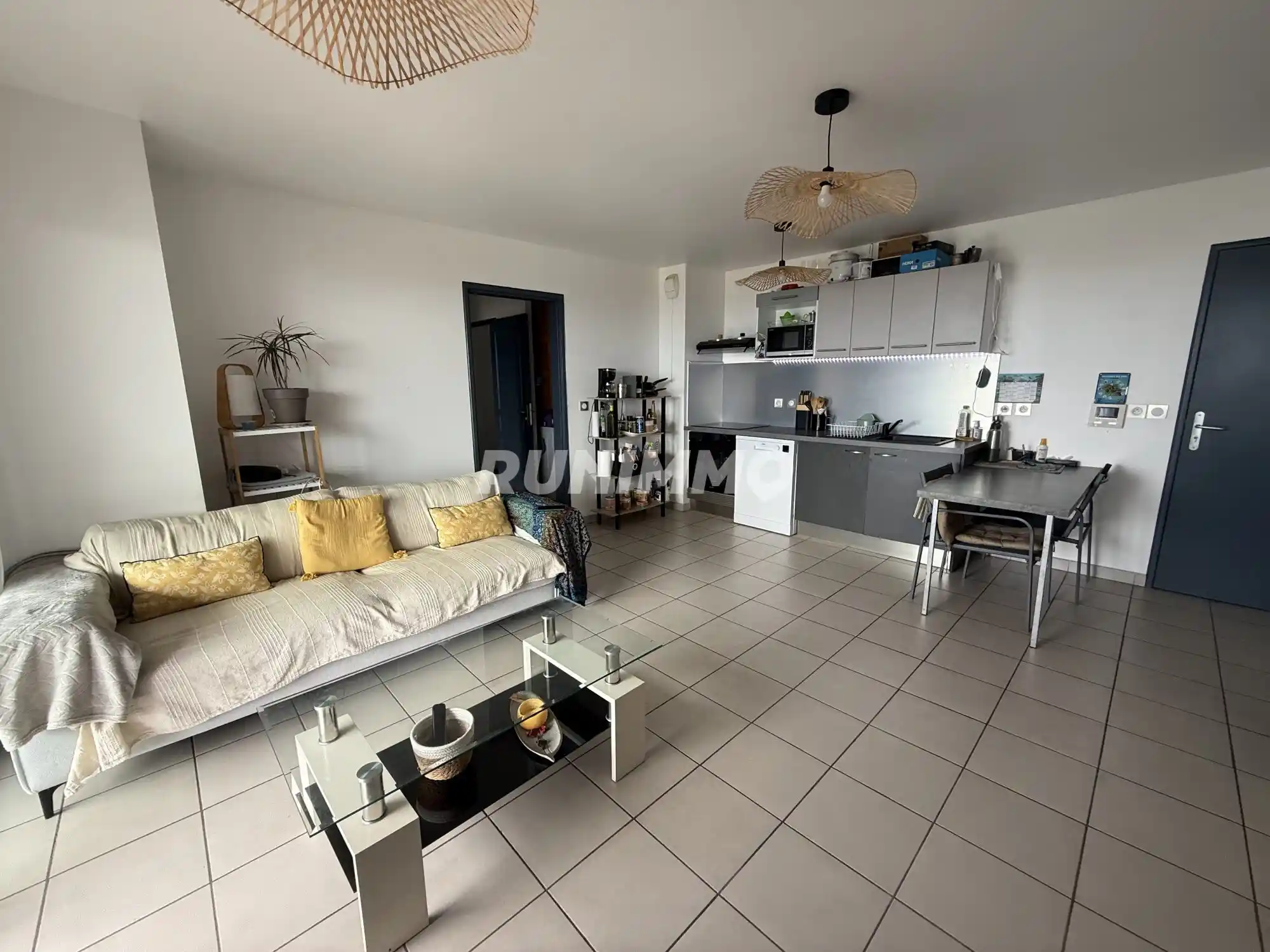 Photo 1 - Appartement à louer - Ancien 1 111 € 3 pièces 2 chambres 59.58 m² Saint-Denis 97400