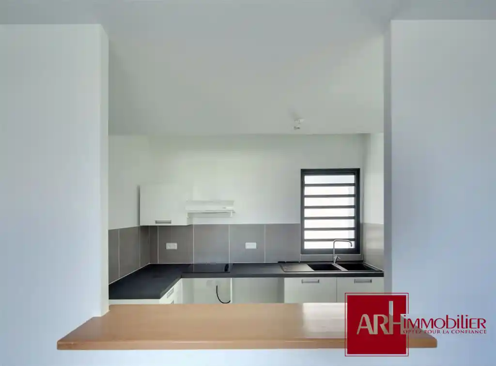 Photo 4 - Appartement à vendre - Ancien 248 400 € 3 pièces 2 chambres 74 m² La Possession 97419