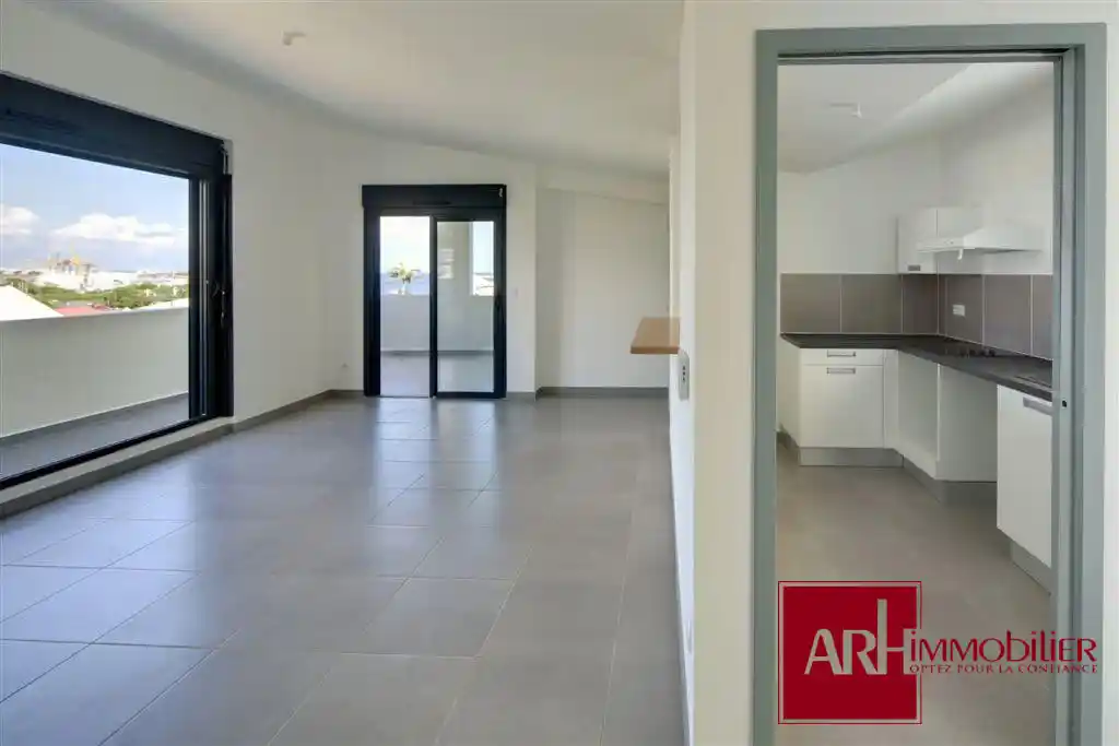 Photo 1 - Appartement à vendre - Ancien 248 400 € 3 pièces 2 chambres 74 m² La Possession 97419