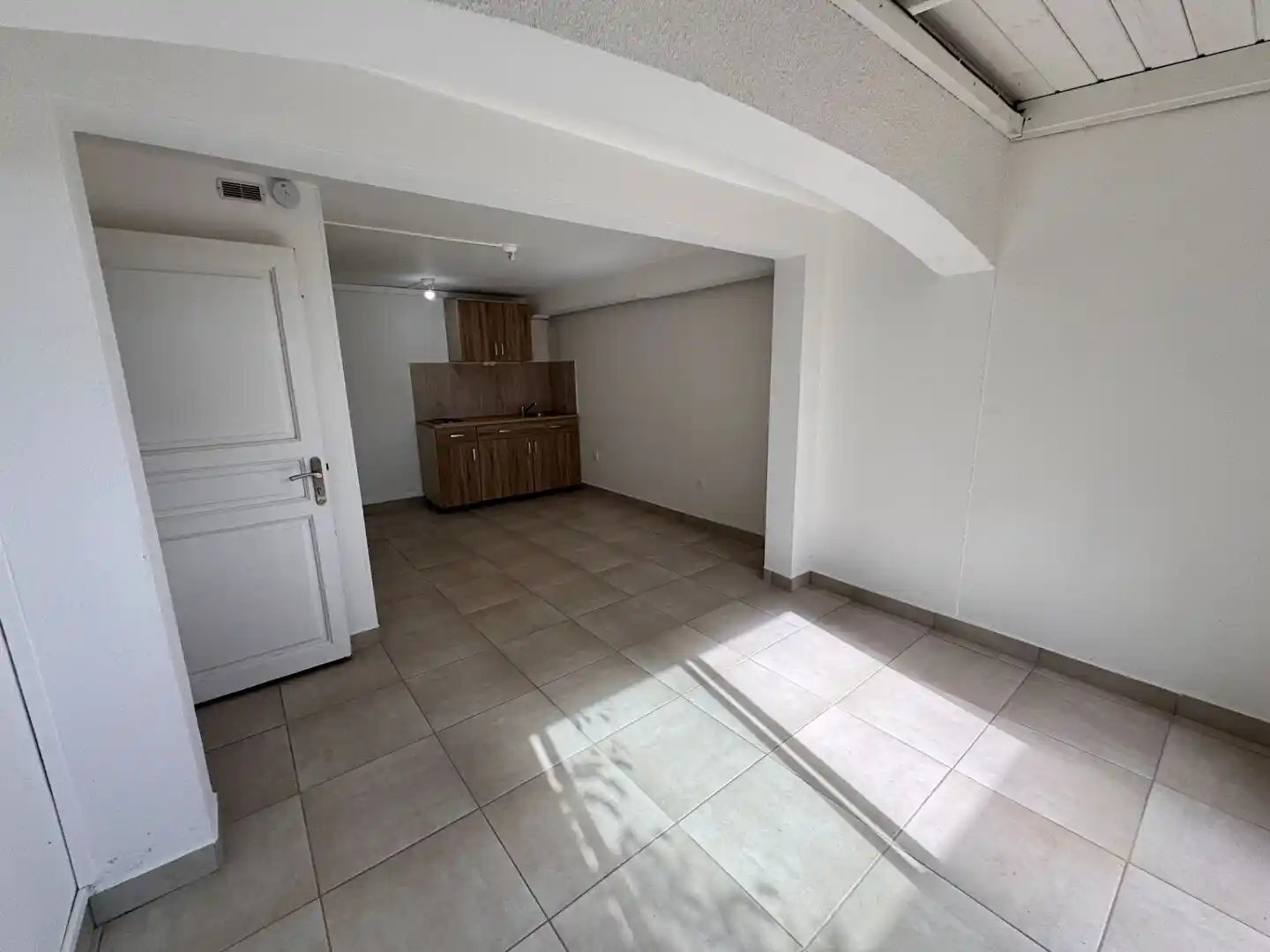 Photo 3 - Appartement à louer - Ancien 425 € 1 pièces 18.71 m² Le Tampon 97430