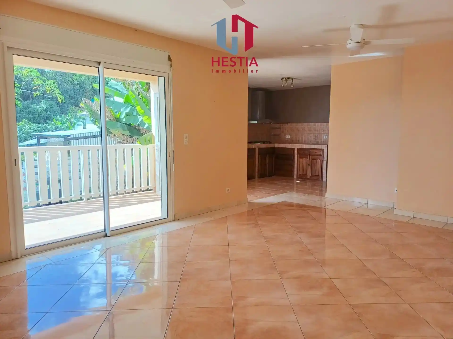 Photo 2 - Maison à louer - Ancien 1 500 € 4 pièces 101 m² Saint-Paul 97411