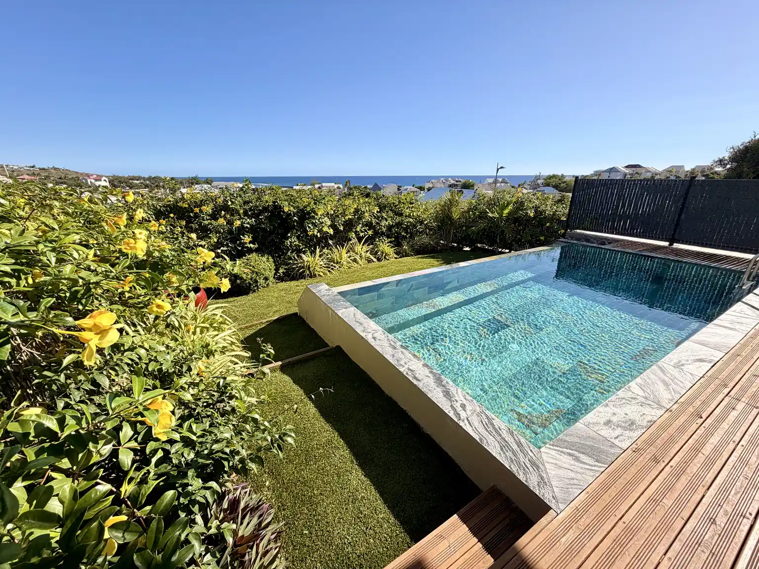 Photo 1 - Appartement à vendre - Ancien 750 000 € 3 pièces 2 chambres 80 m² Saint-Paul Saint-Gilles les Bains 97434