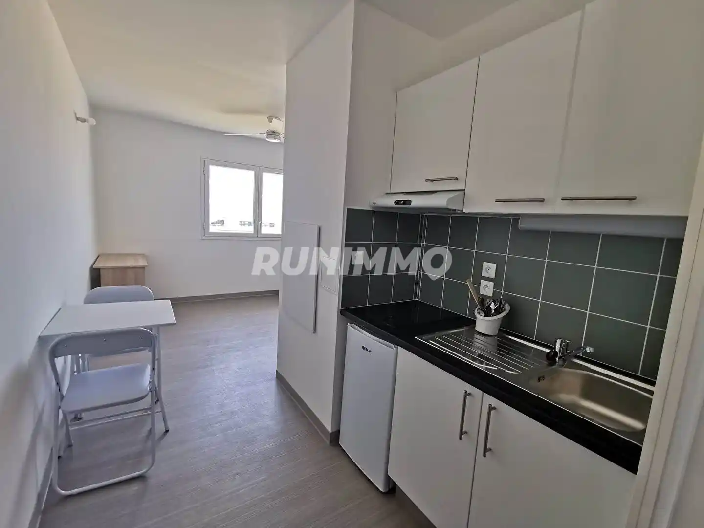 Photo 2 - Appartement à louer - Ancien 576 € 1 pièces 22.1 m² Saint-Denis Sainte-clotilde 97490