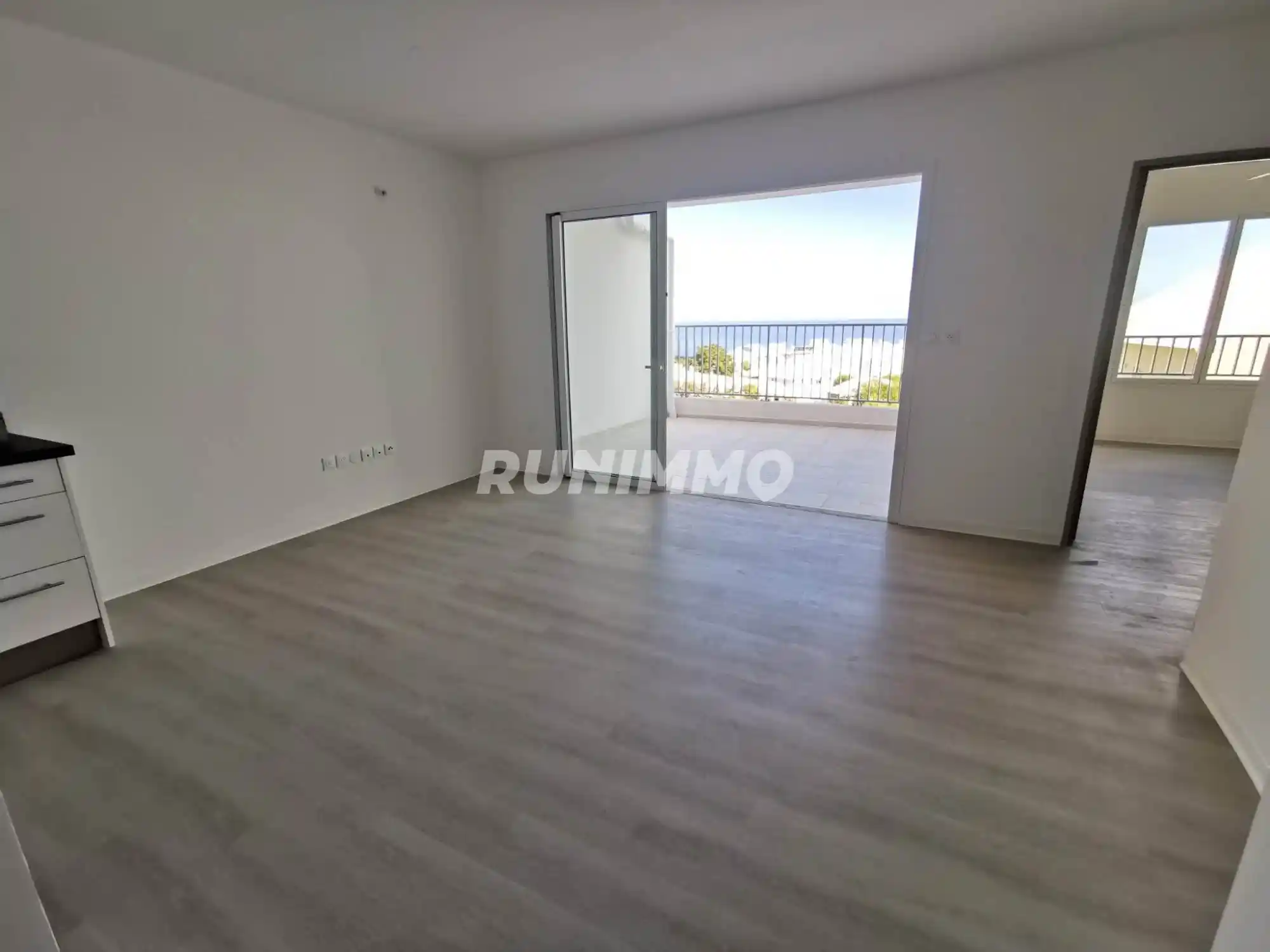 Photo 2 - Appartement à louer - Ancien 826 € 3 pièces 2 chambres 49.9 m² Saint-Paul 97460