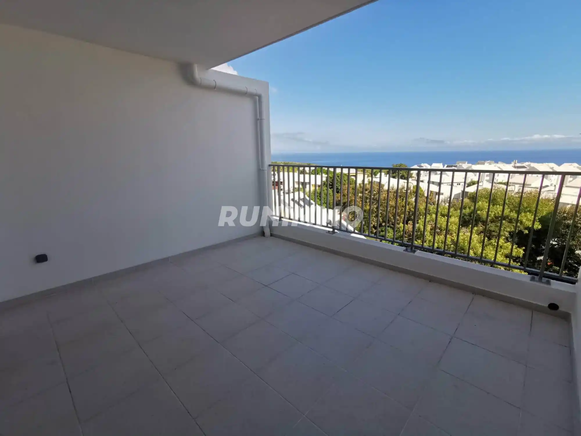 Photo 1 - Appartement à louer - Ancien 826 € 3 pièces 2 chambres 49.9 m² Saint-Paul 97460