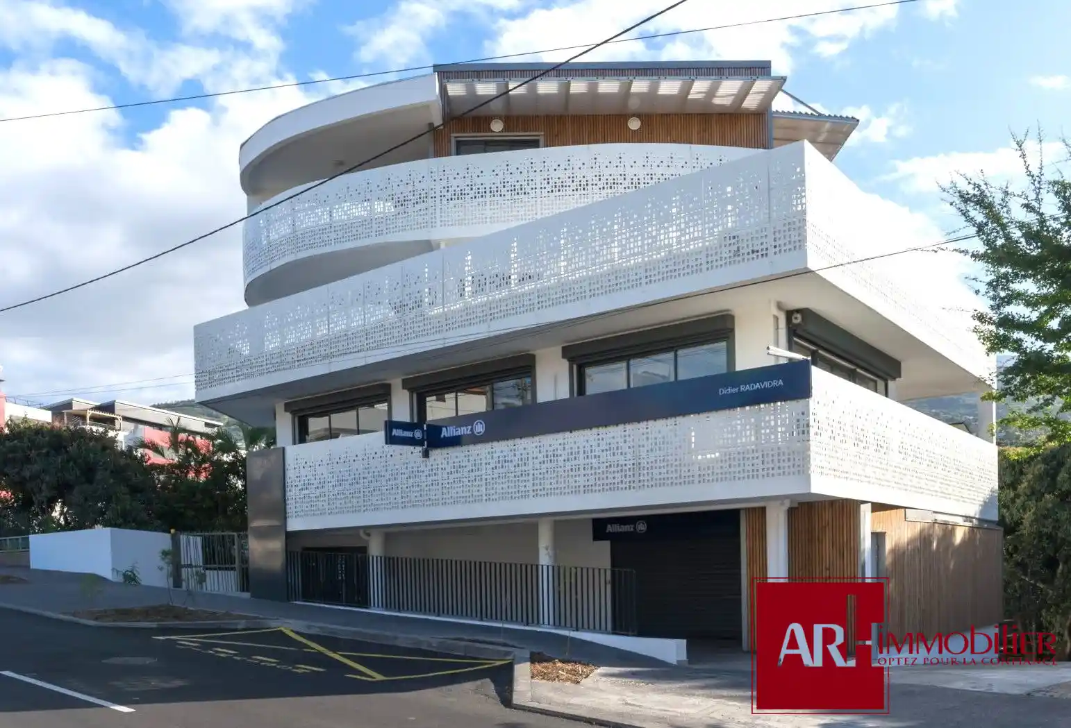 Photo 1 - Appartement à louer - Ancien 982 € 2 pièces 1 chambres 49 m² L'Étang-Salé 97427