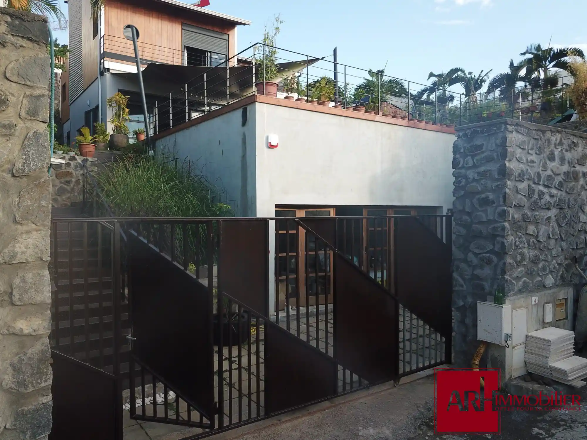 Photo 2 - Maison à vendre - Ancien 699 000 € 5 pièces 4 chambres 220 m² La Possession 97419