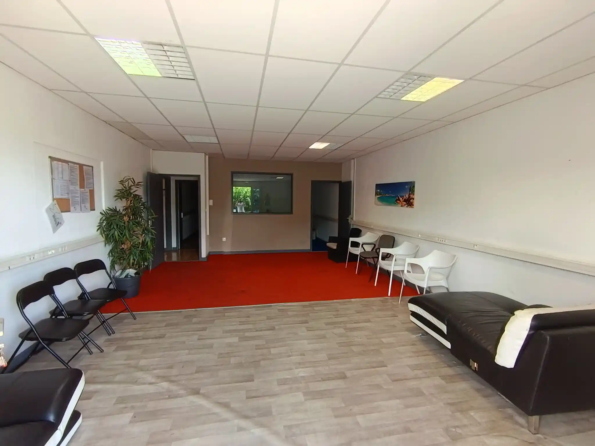 Photo 3 - Local / Bureaux à louer - Ancien 2 279,67 € 140 m² La Possession 97419