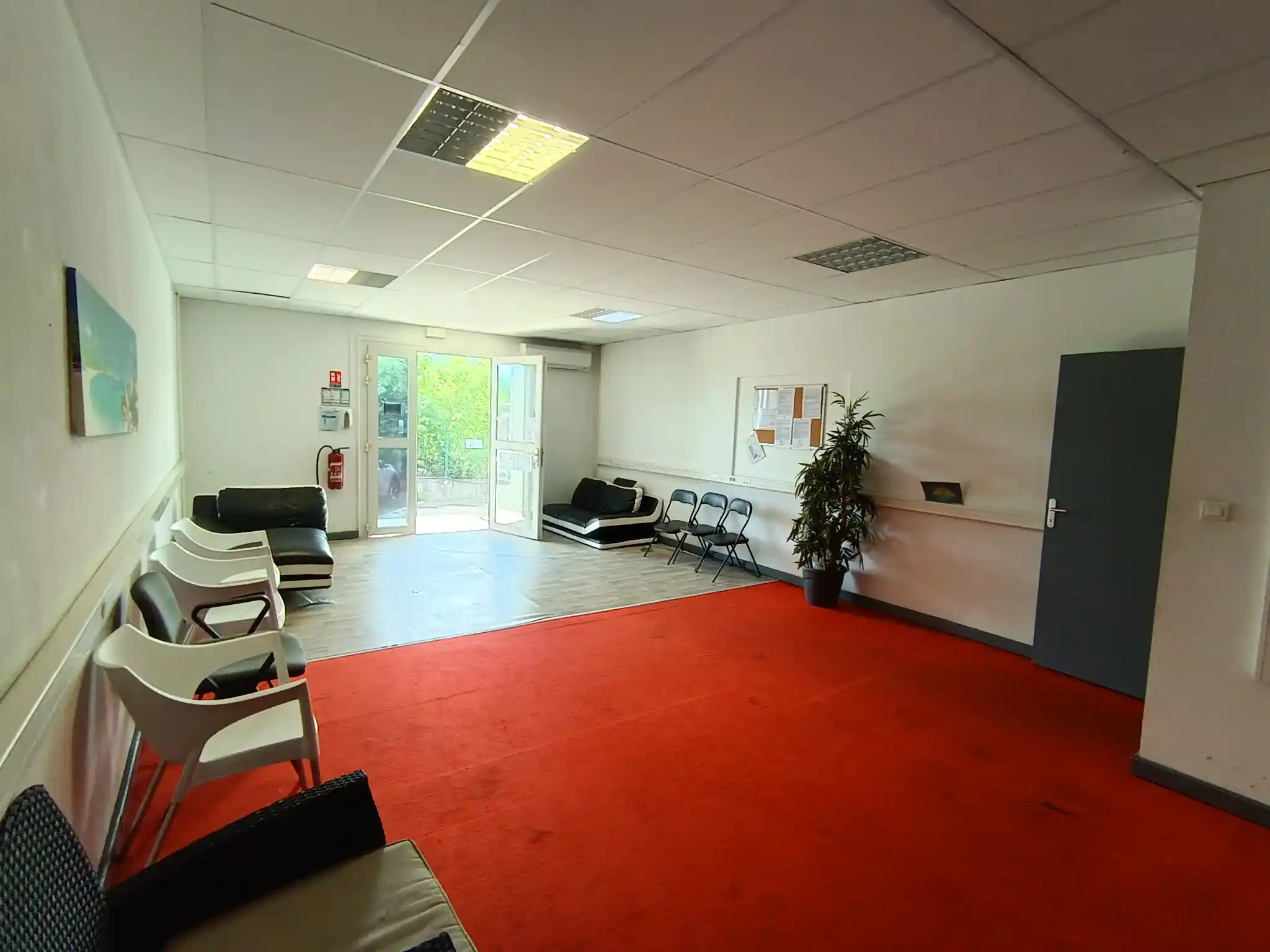 Photo 4 - Local / Bureaux à louer - Ancien 2 279,67 € 140 m² La Possession 97419