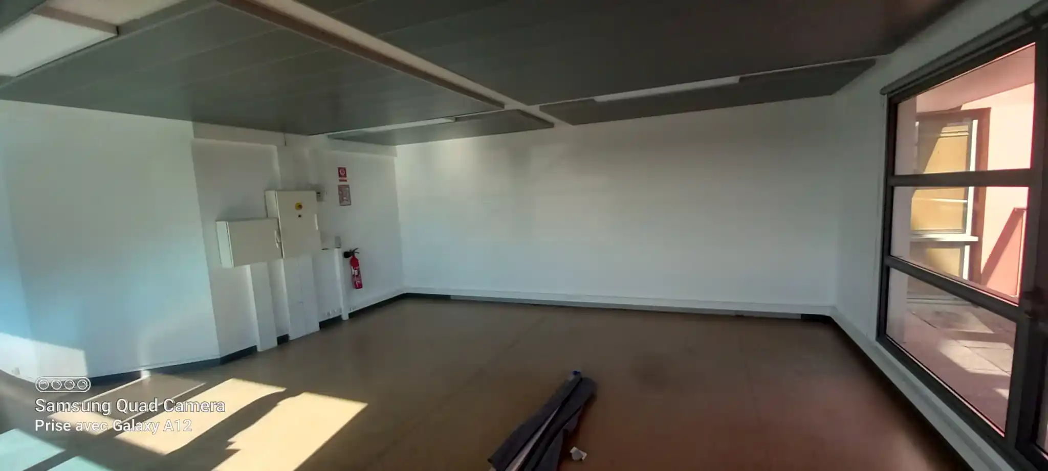 Photo 2 - Local / Bureaux à louer - Ancien 871,4 € 29.7 m² Saint-Denis 97490