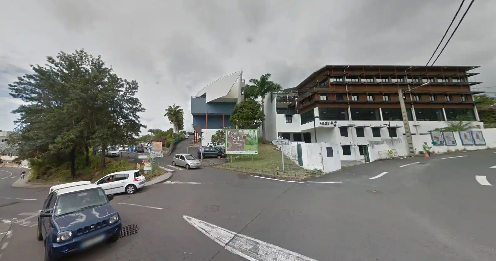 Photo 2 - Local / Bureaux à vendre - Ancien 394 640 € 94.39 m² Saint-Denis Sainte-clotilde 97490