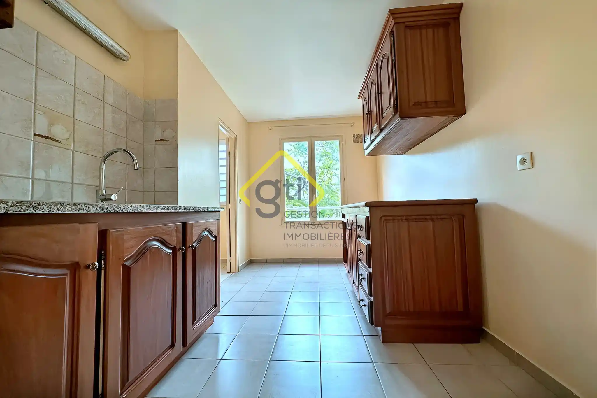 Photo 2 - Appartement à vendre - Ancien 215 000 € 5 pièces 3 chambres 88.41 m² Saint-Denis 97400