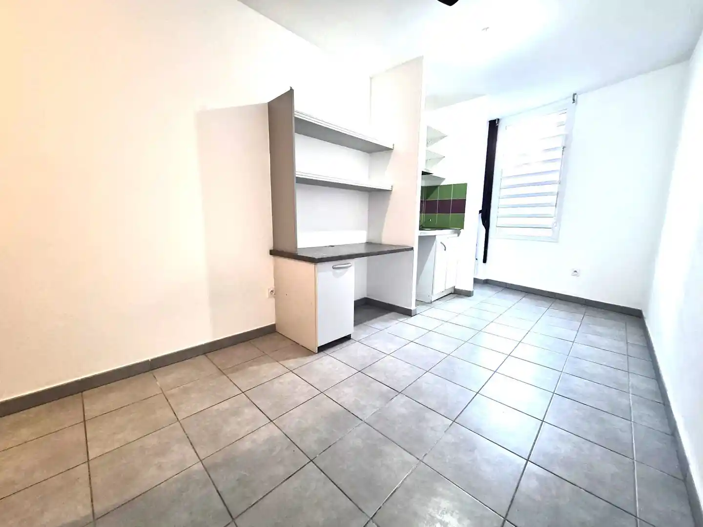 Photo 2 - Appartement à louer - Ancien 313 € 1 pièces 20.02 m² Saint-Denis Sainte-clotilde 97490