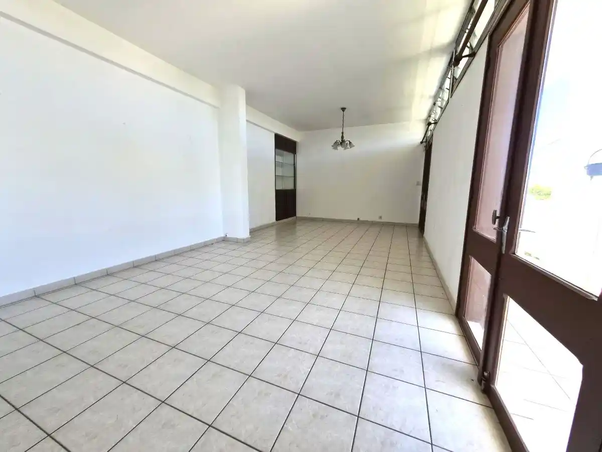 Photo 4 - Maison à louer - Ancien 1 500 € 4 pièces 3 chambres 82.63 m² Saint-Denis Sainte-clotilde 97490