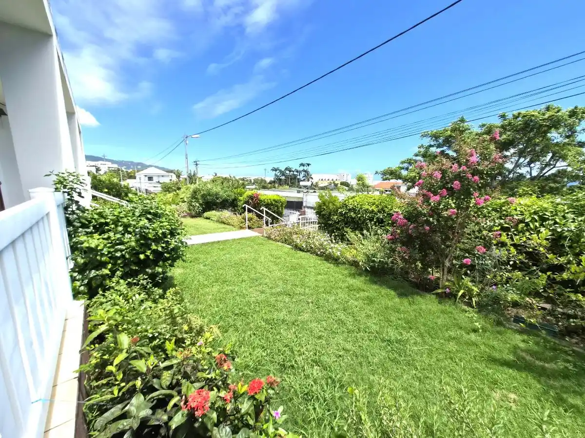 Photo 2 - Maison à louer - Ancien 1 500 € 4 pièces 3 chambres 82.63 m² Saint-Denis Sainte-clotilde 97490