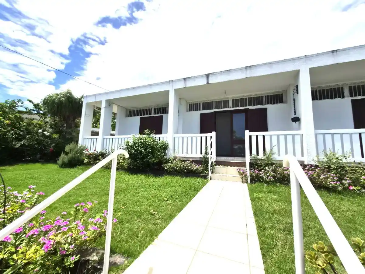 Photo 1 - Maison à louer - Ancien 1 500 € 4 pièces 3 chambres 82.63 m² Saint-Denis Sainte-clotilde 97490