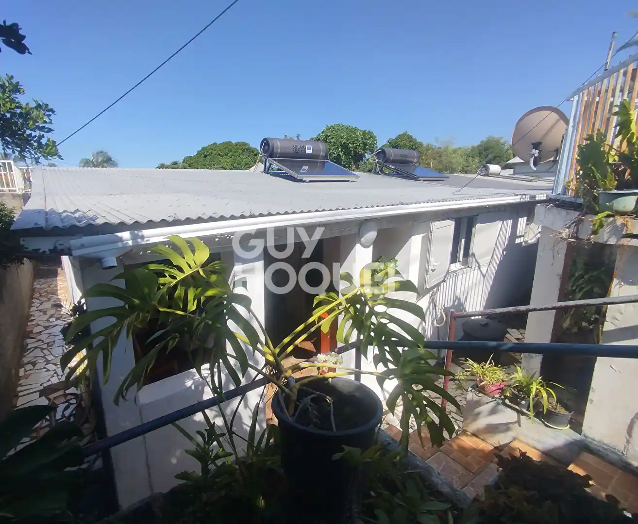 Photo 1 - Maison à vendre - Ancien 223 000 € 6 pièces 3 chambres 82 m² Saint-Pierre 97410