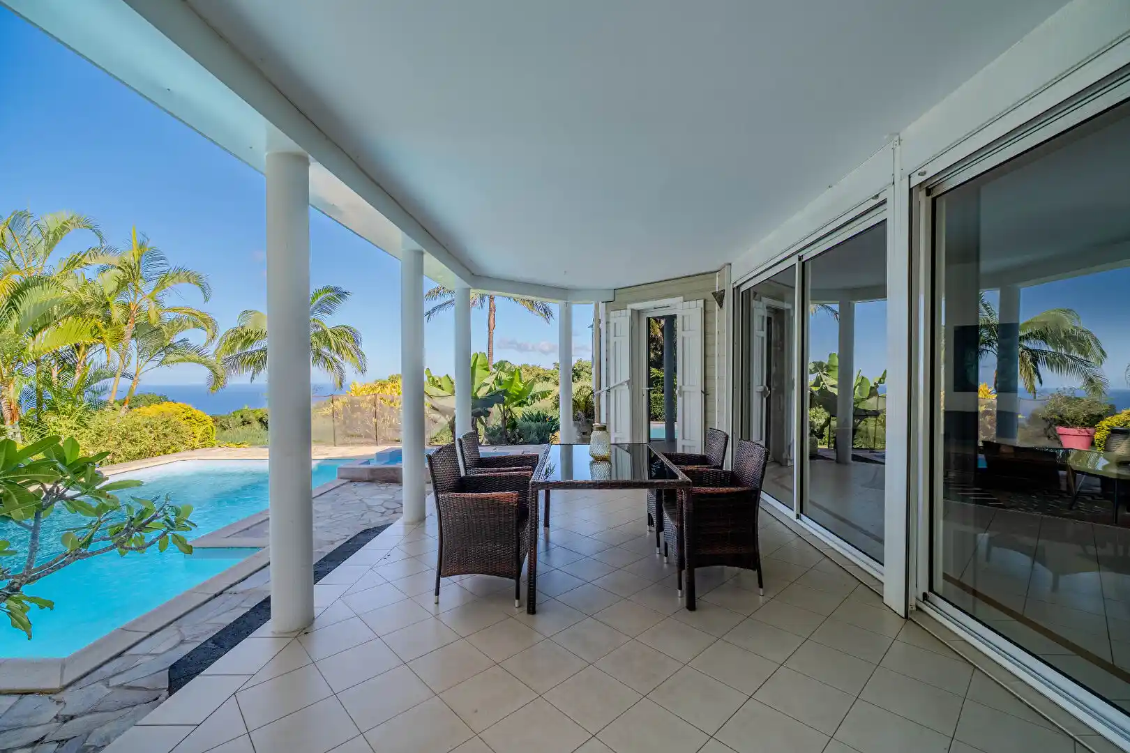 Photo 3 - Maison à vendre - Ancien 598 500 € 6 pièces 5 chambres 150 m² Saint-Pierre 97410