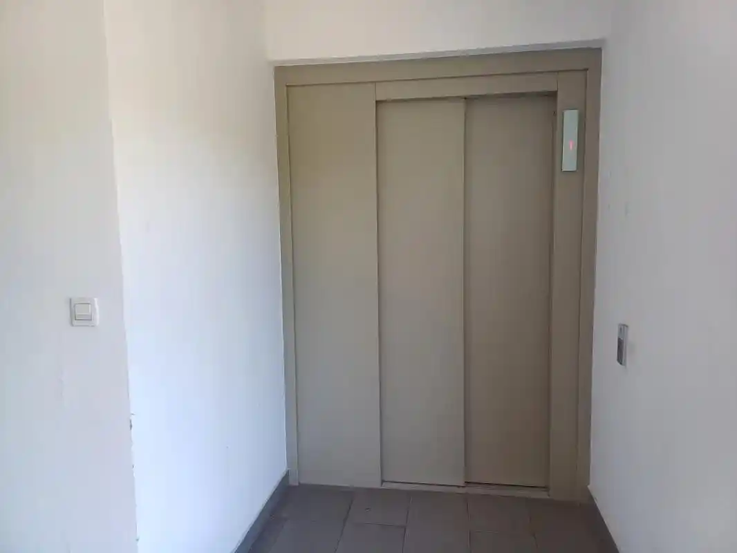 Photo 4 - Local / Bureaux à louer - Ancien 1 050 € 59 m² Saint-André 97440