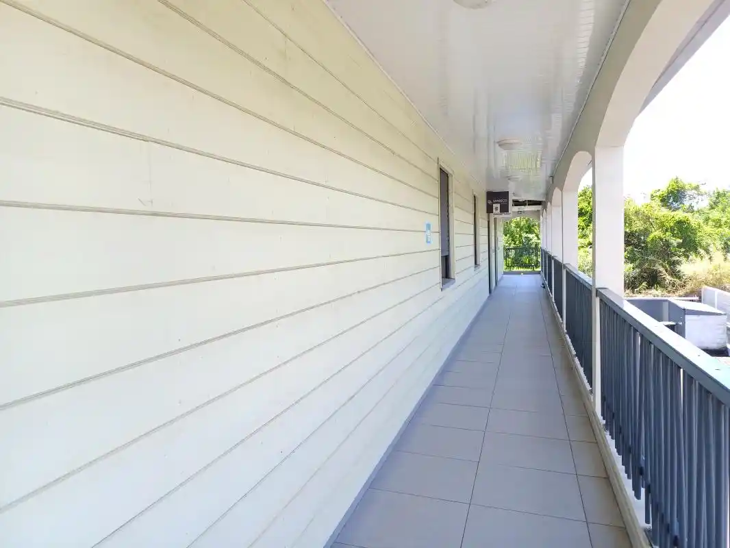 Photo 2 - Local / Bureaux à louer - Ancien 1 050 € 59 m² Saint-André 97440