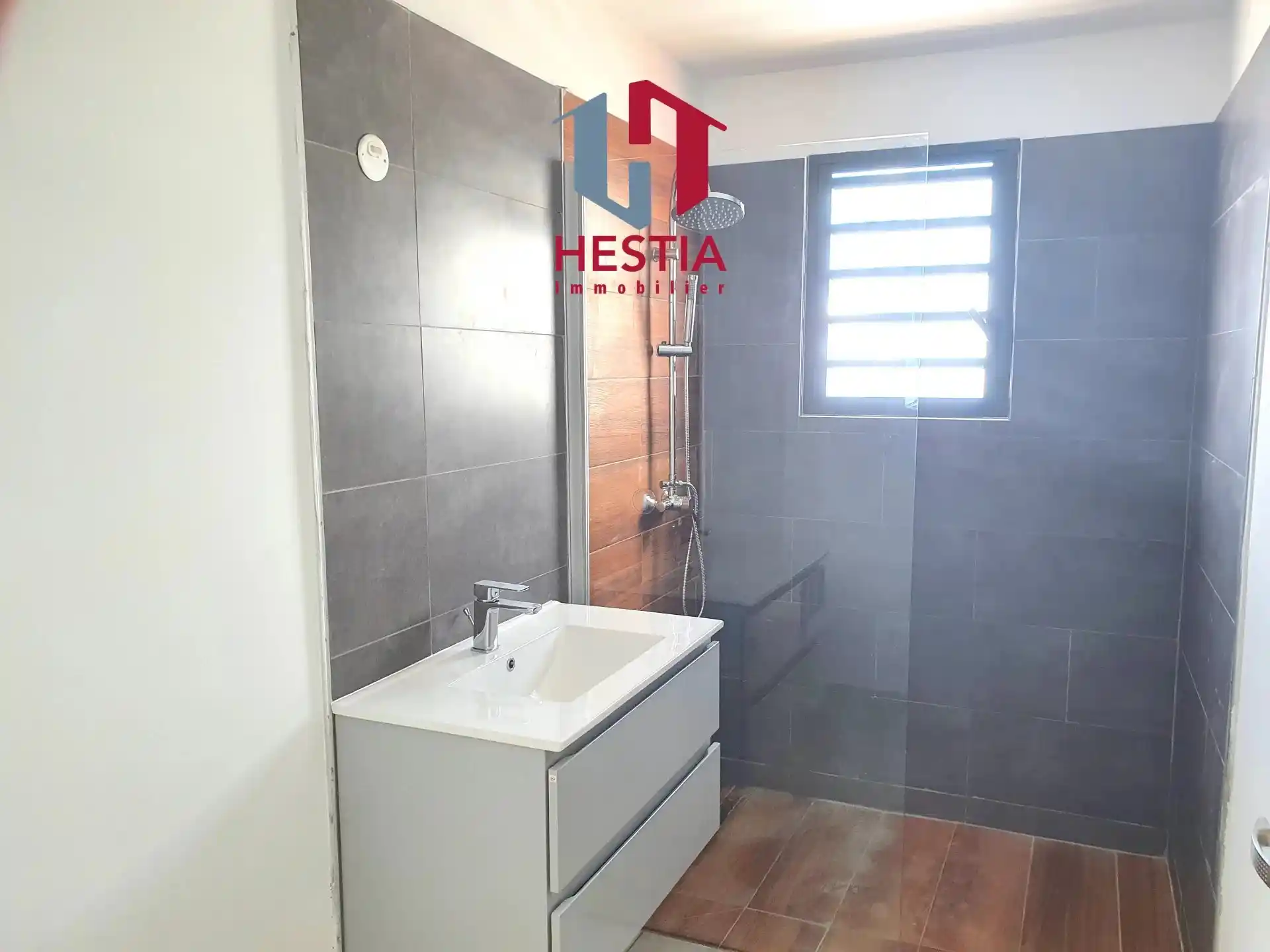 Photo 3 - Maison à louer - Ancien 1 489 € 5 pièces 4 chambres 102 m² Les Trois-Bassins 97426