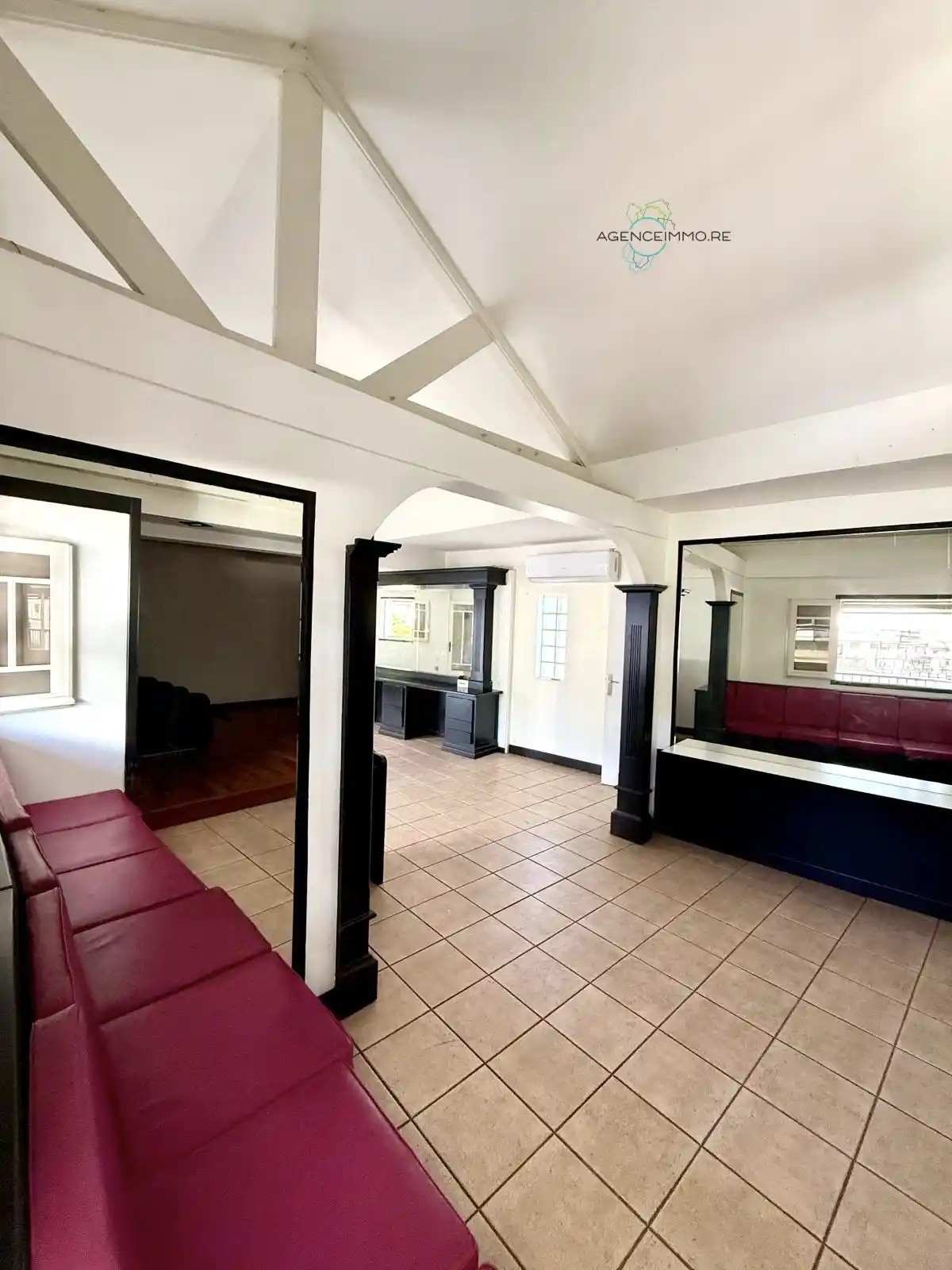 Photo 3 - Local / Bureaux à louer - Ancien 2 110 € 118 m² Saint-Paul 97460