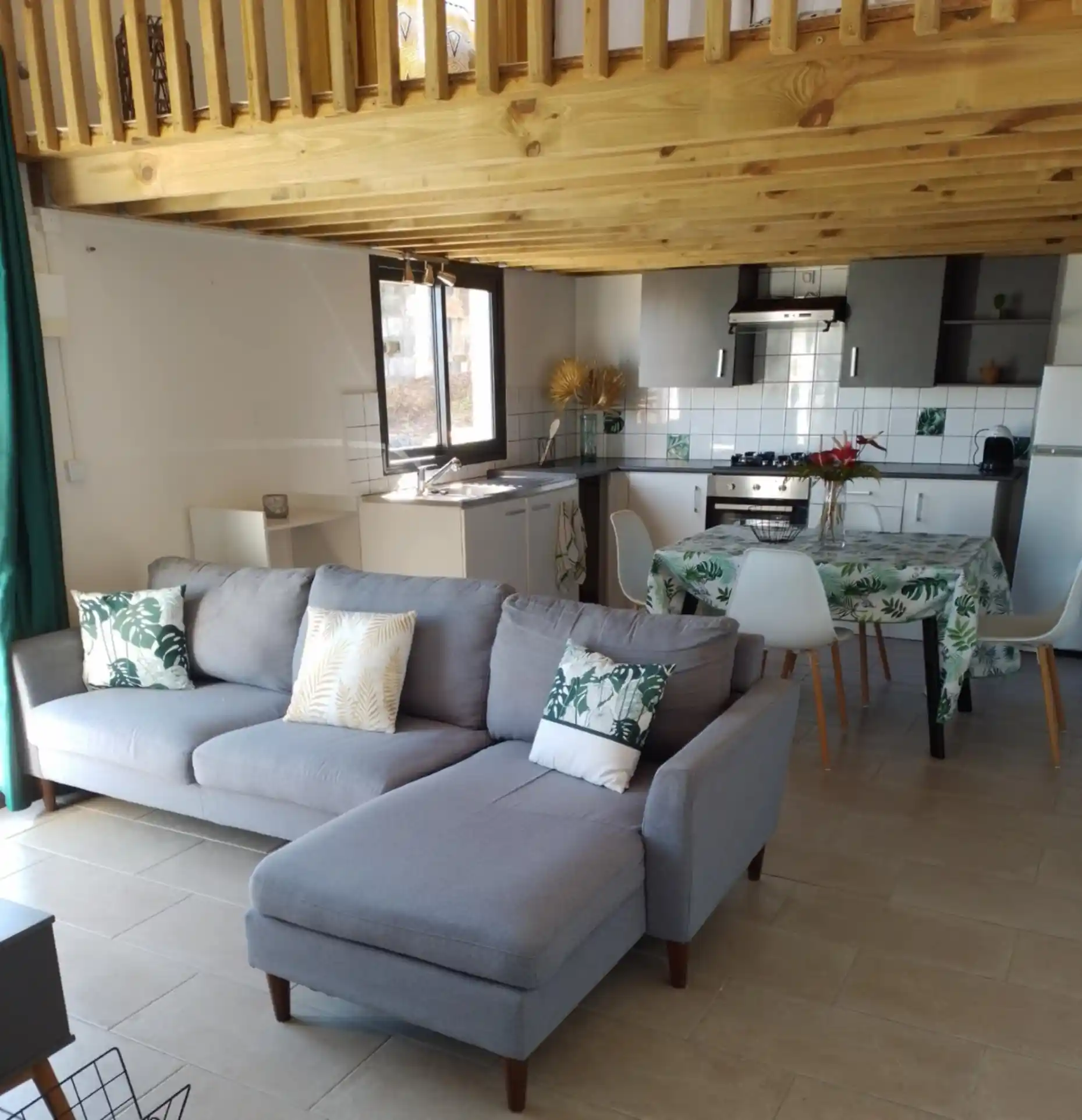 Photo 3 - Appartement à louer - Ancien 820 € 2 pièces 1 chambres 60 m² Le Tampon 97430