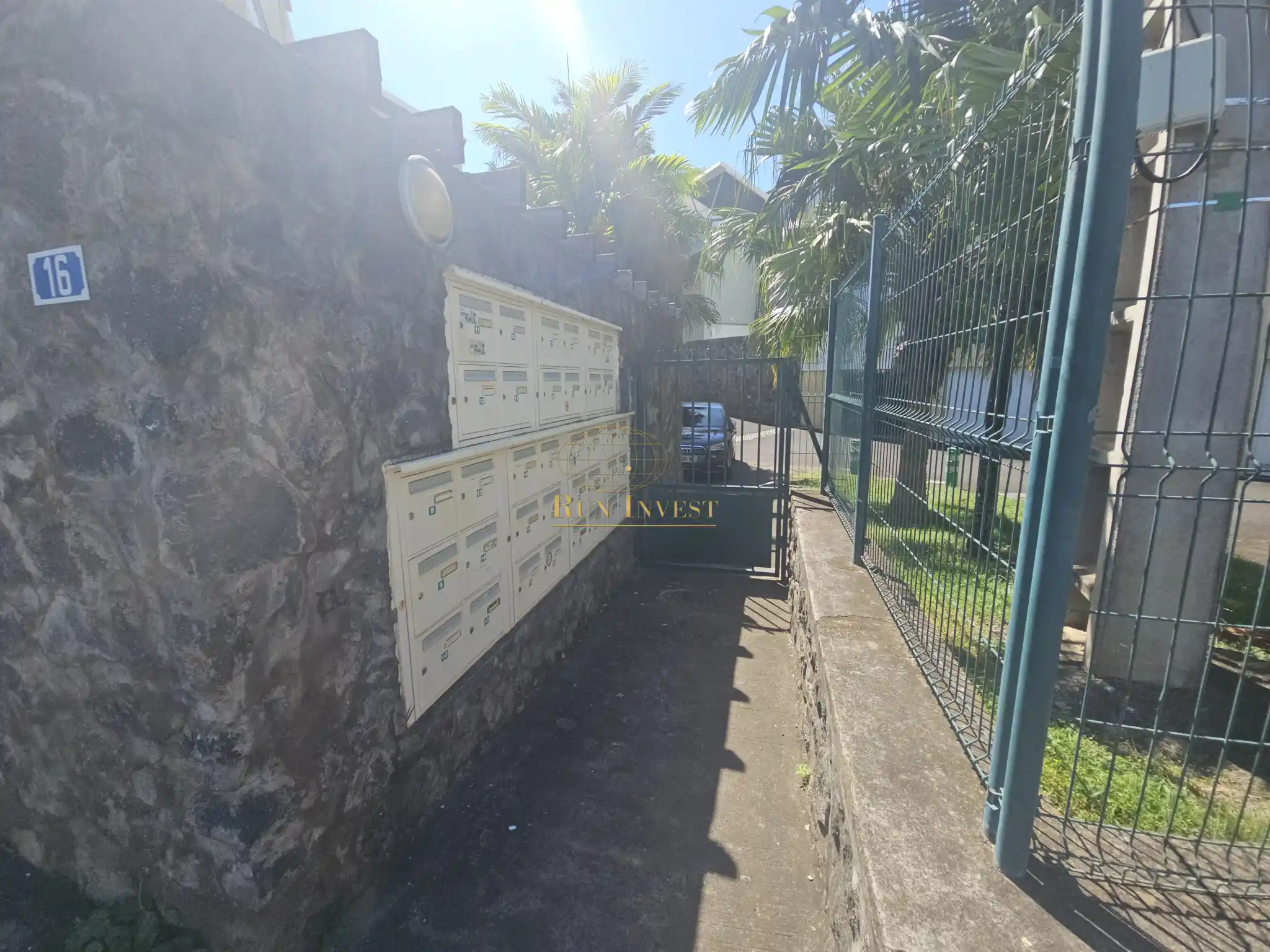 Photo 2 - Appartement à louer - Ancien 947,35 € 3 pièces 2 chambres 64.88 m² Saint-Denis Sainte-clotilde 97490