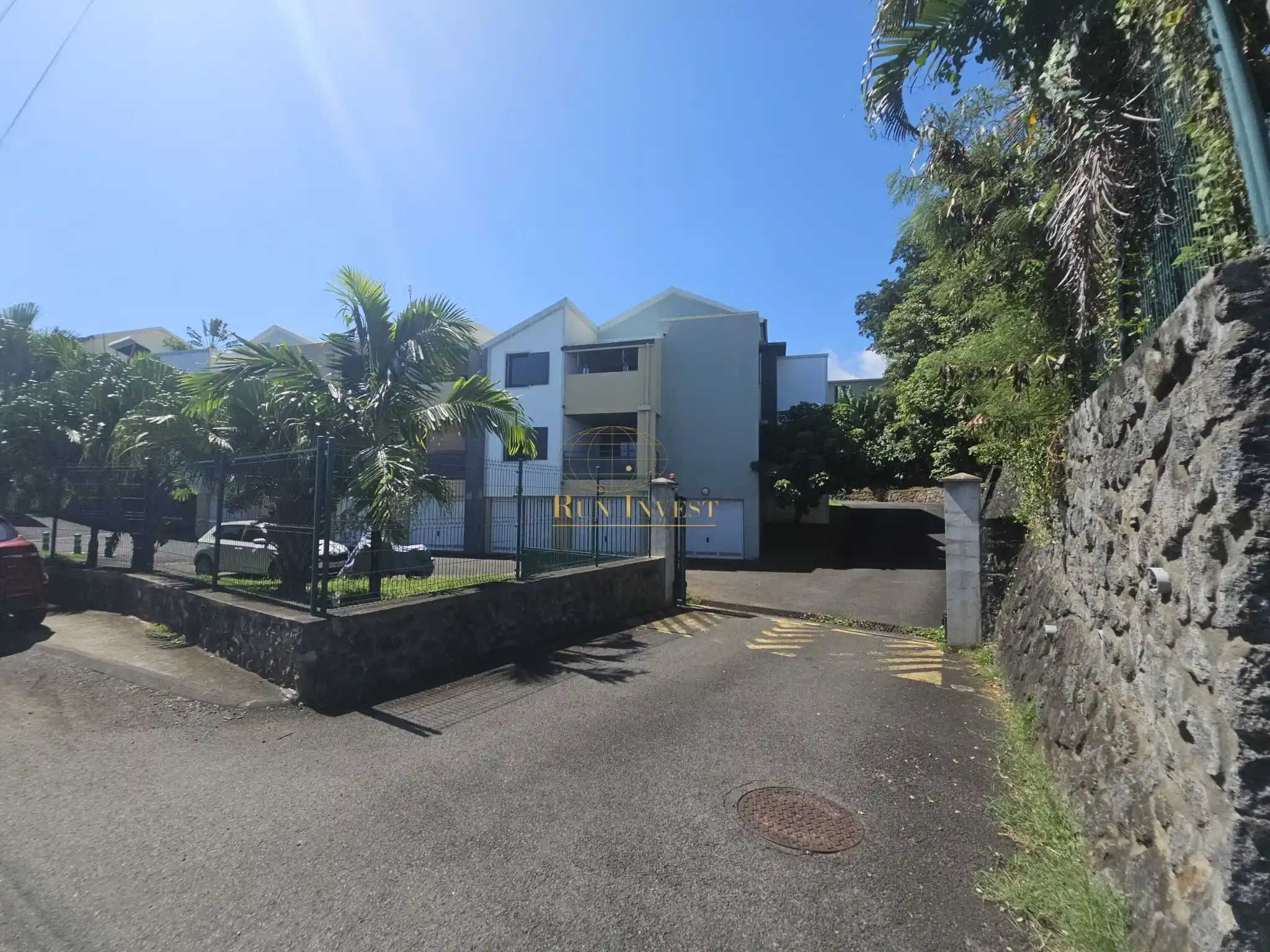 Photo 1 - Appartement à louer - Ancien 947,35 € 3 pièces 2 chambres 64.88 m² Saint-Denis Sainte-clotilde 97490