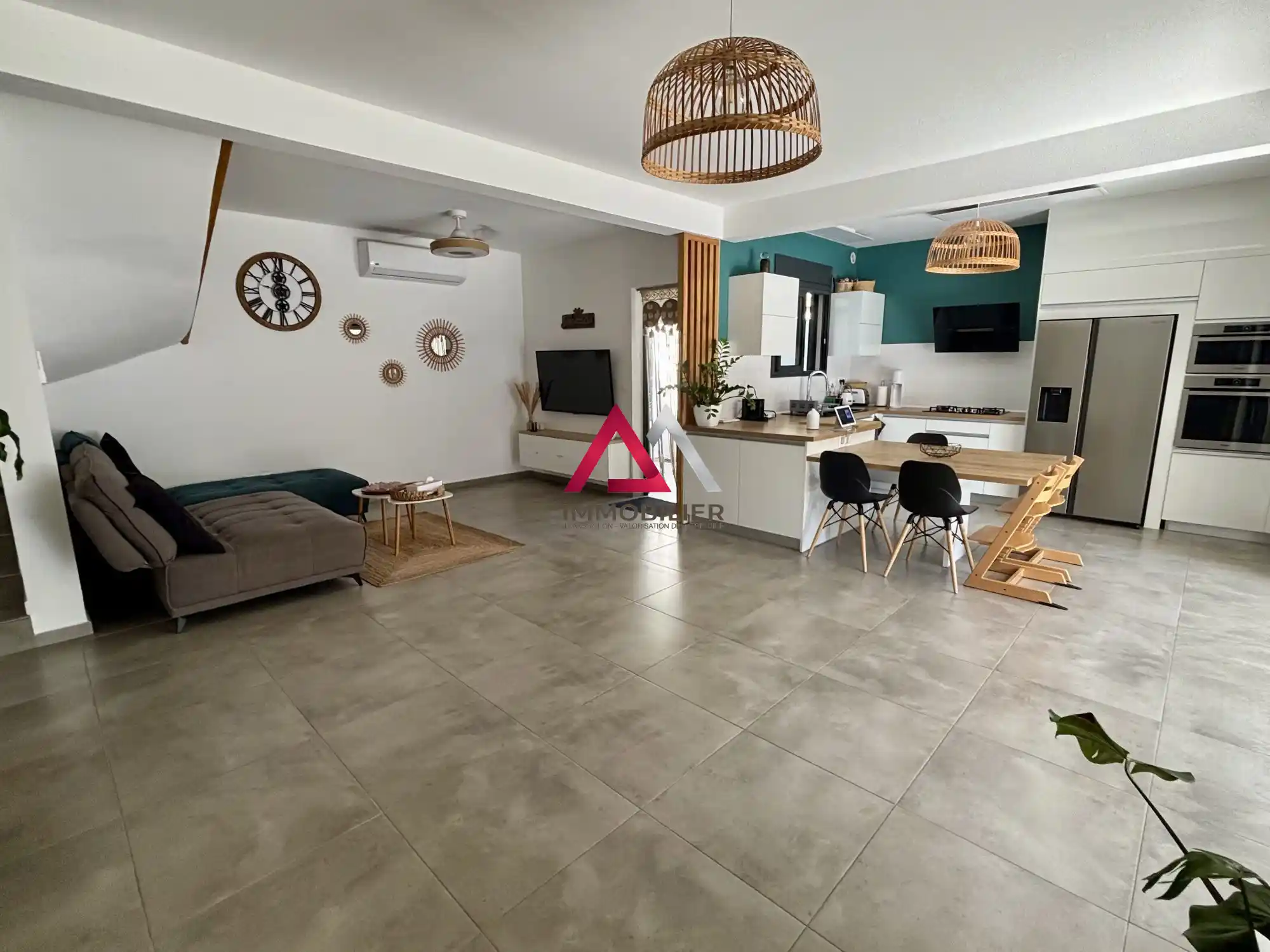 Photo 2 - Maison à vendre - Ancien 529 900 € 4 pièces 3 chambres 150 m² Saint-Pierre 97410