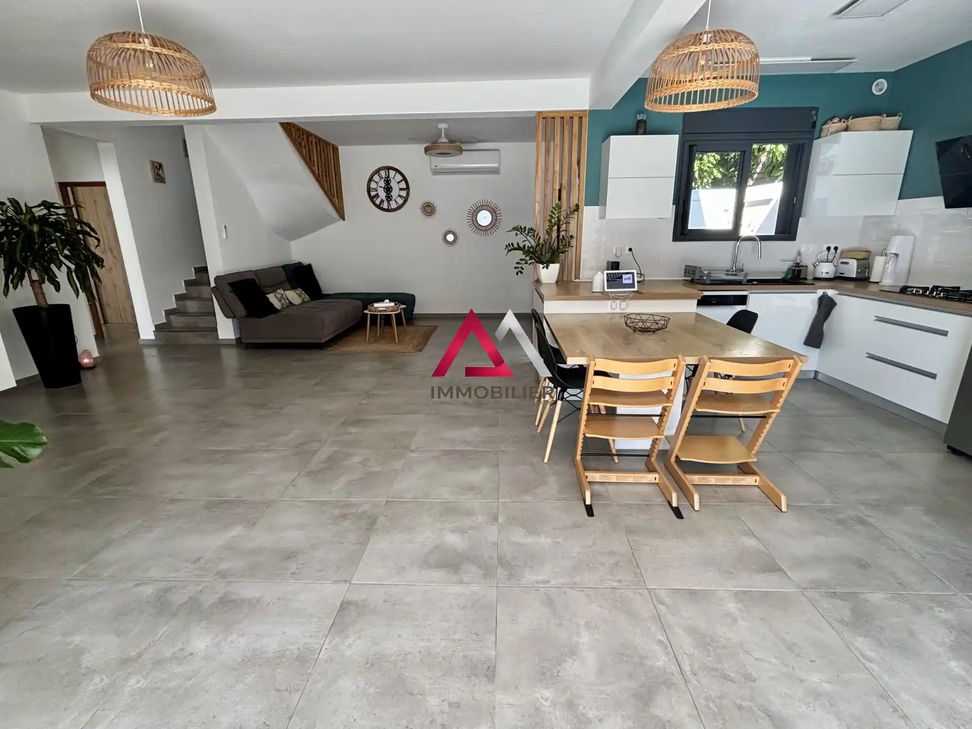 Photo 3 - Maison à vendre - Ancien 529 900 € 4 pièces 3 chambres 150 m² Saint-Pierre 97410