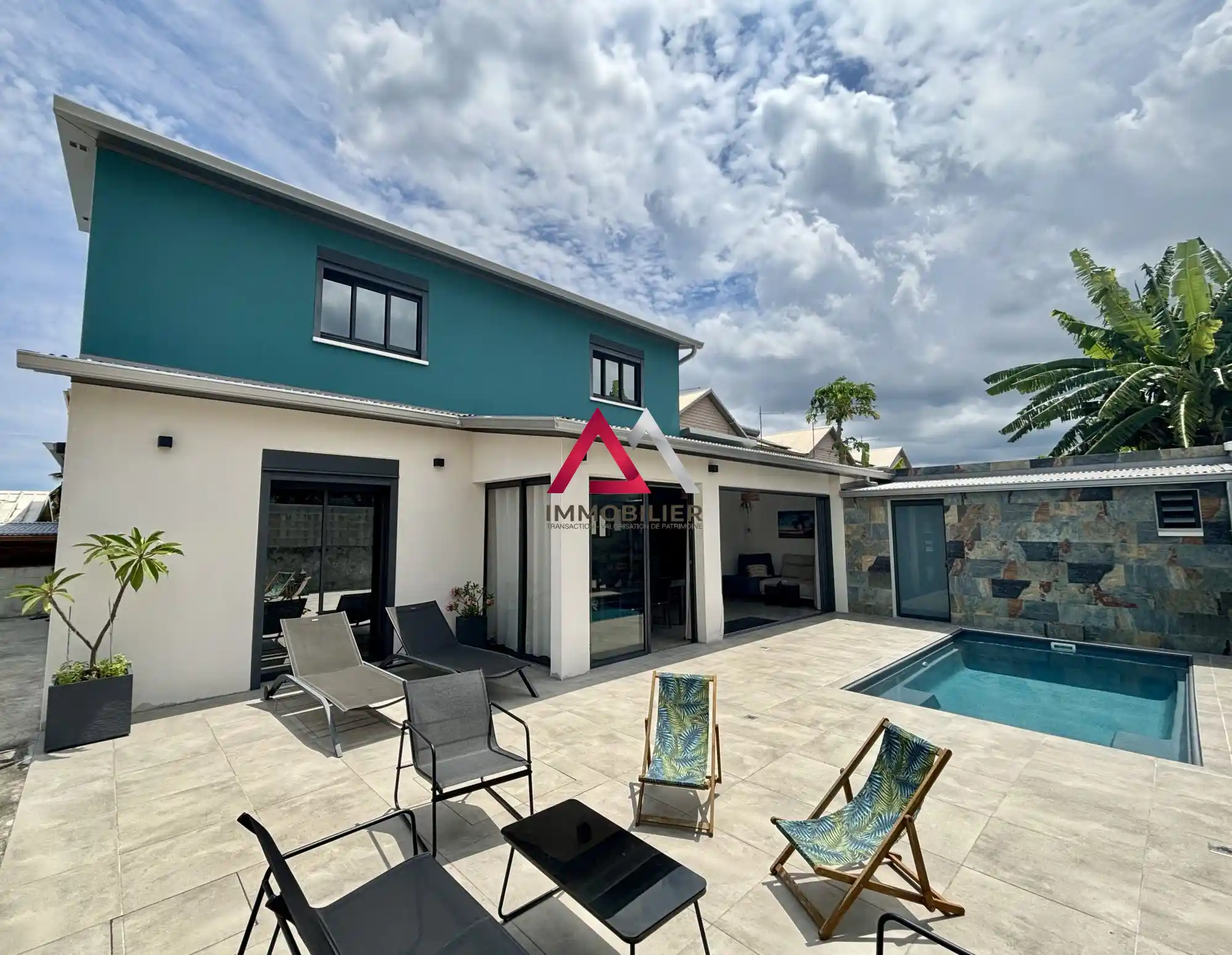 Photo 1 - Maison à vendre - Ancien 529 900 € 4 pièces 3 chambres 150 m² Saint-Pierre 97410