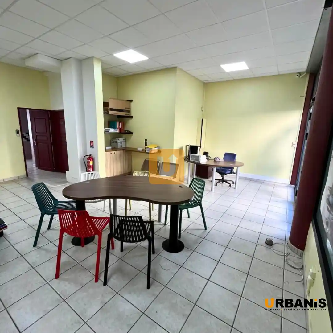 Photo 2 - Local / Bureaux à vendre - Ancien 129 300 € 55 m² Saint-Denis 97400